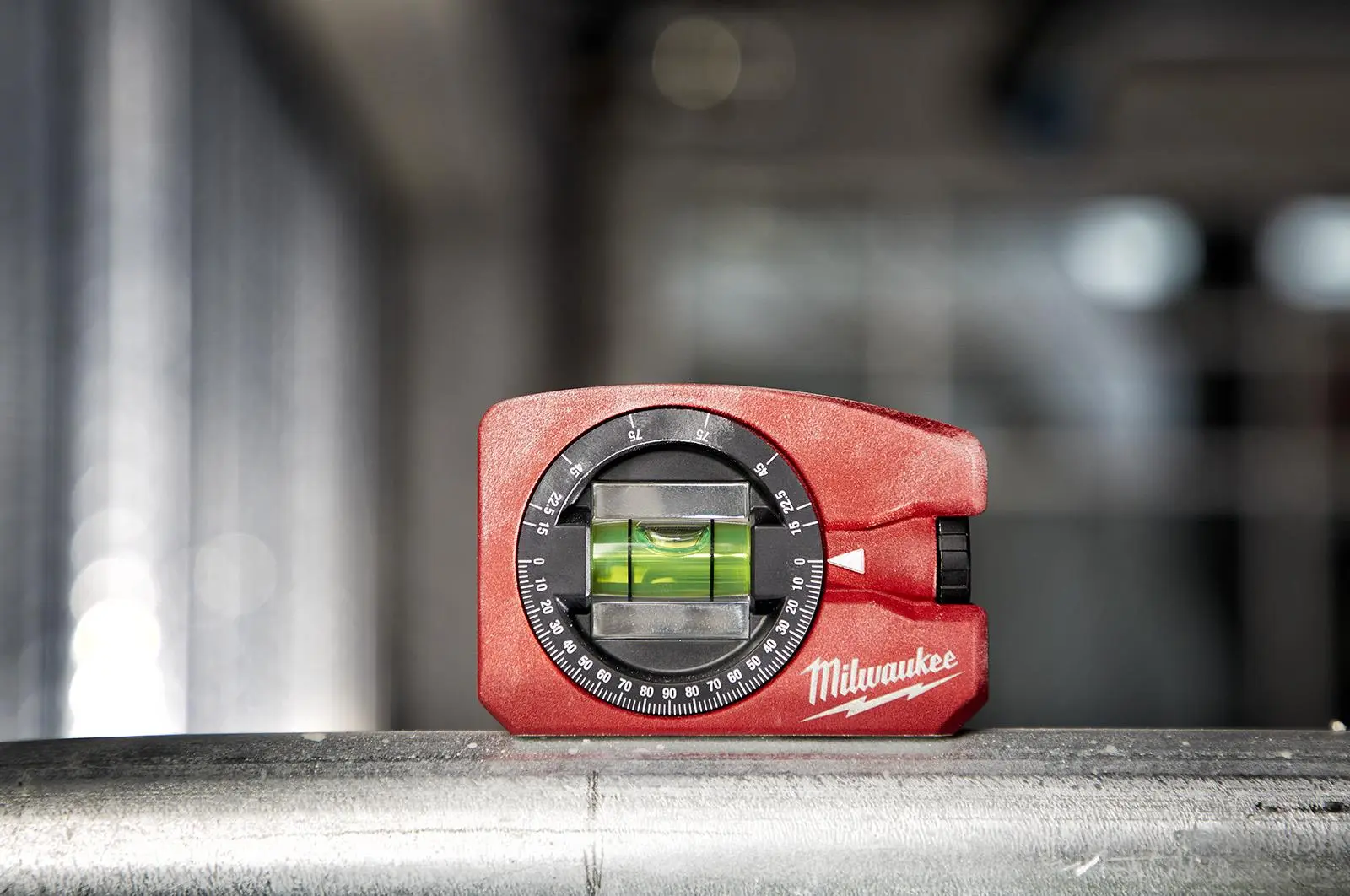 Milwaukee Pocket Spirit Angle Level Magnetic 7.8cm - Image 3