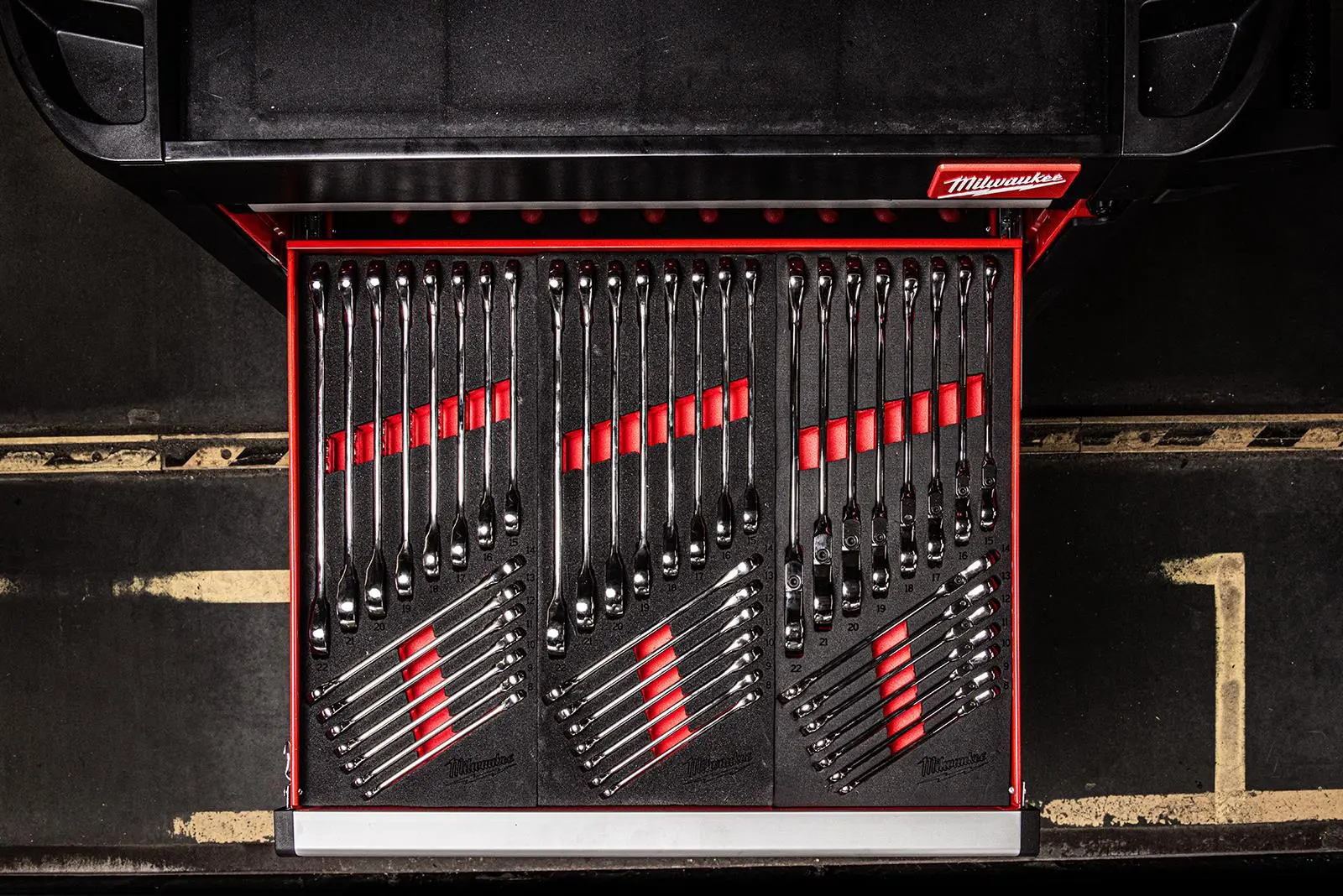 Milwaukee Ratchet Combination Spanner Set Flexi Head MAX BITE 15 Piece in Foam Insert - Image 7
