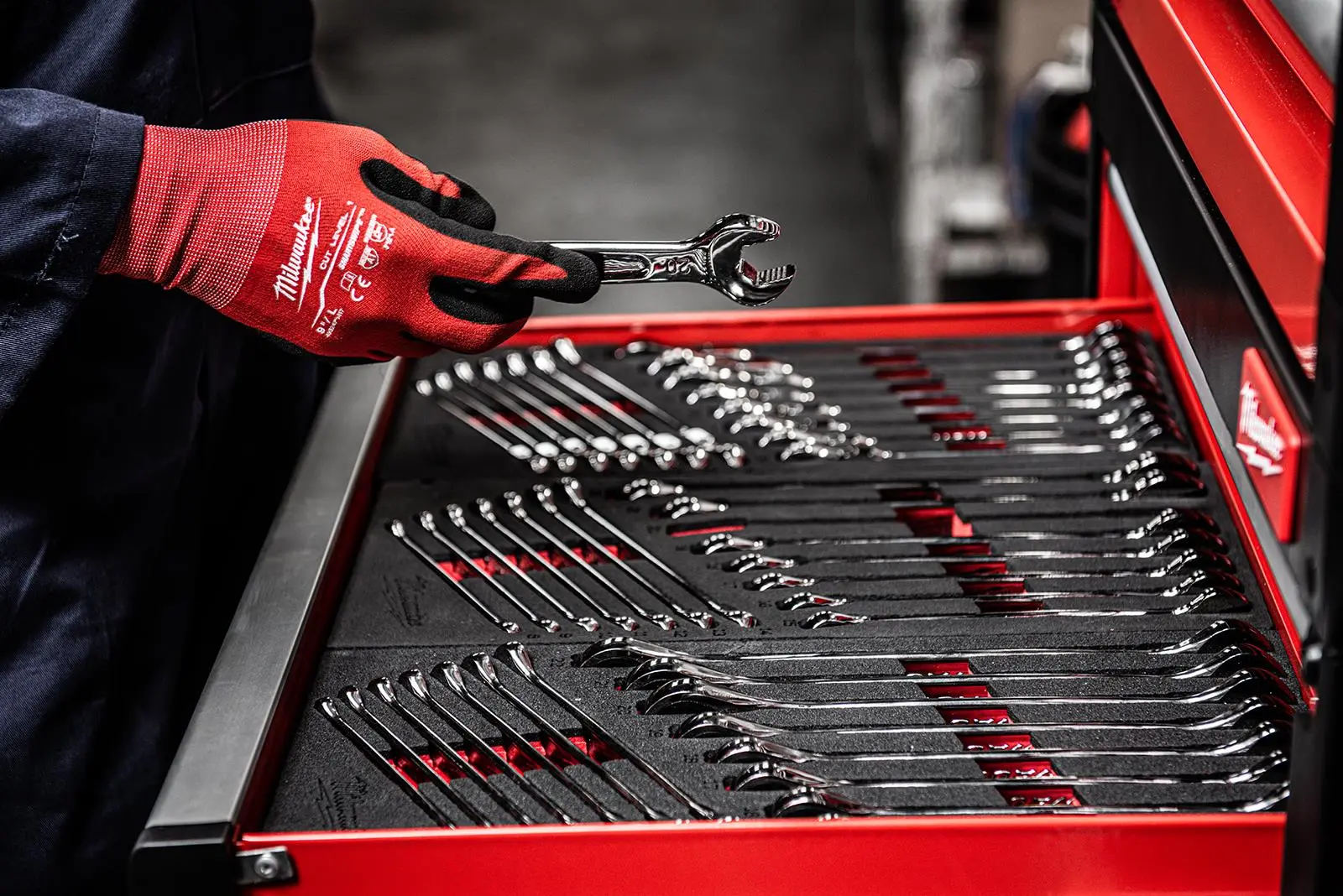 Milwaukee Ratchet Combination Spanner Set Flexi Head MAX BITE 15 Piece in Foam Insert - Image 8