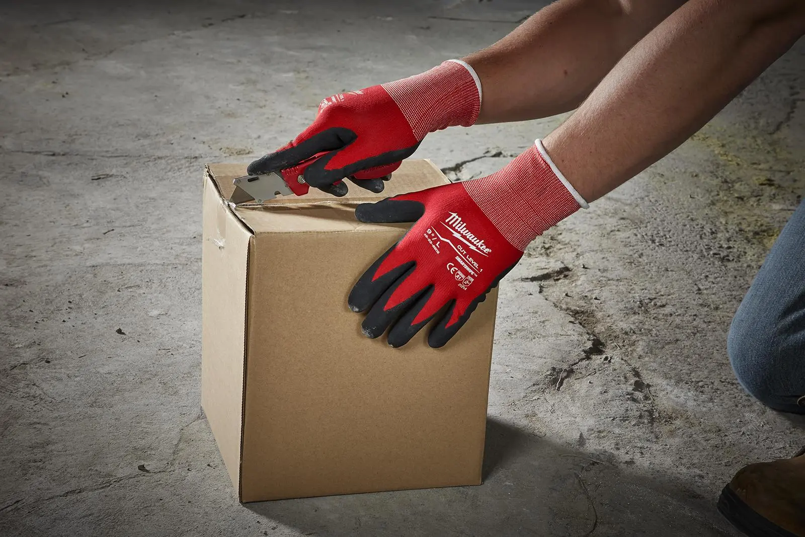 Milwaukee Safety Gloves Cut Level 1/A Dipped Glove Size 9 / L Large - Image 5