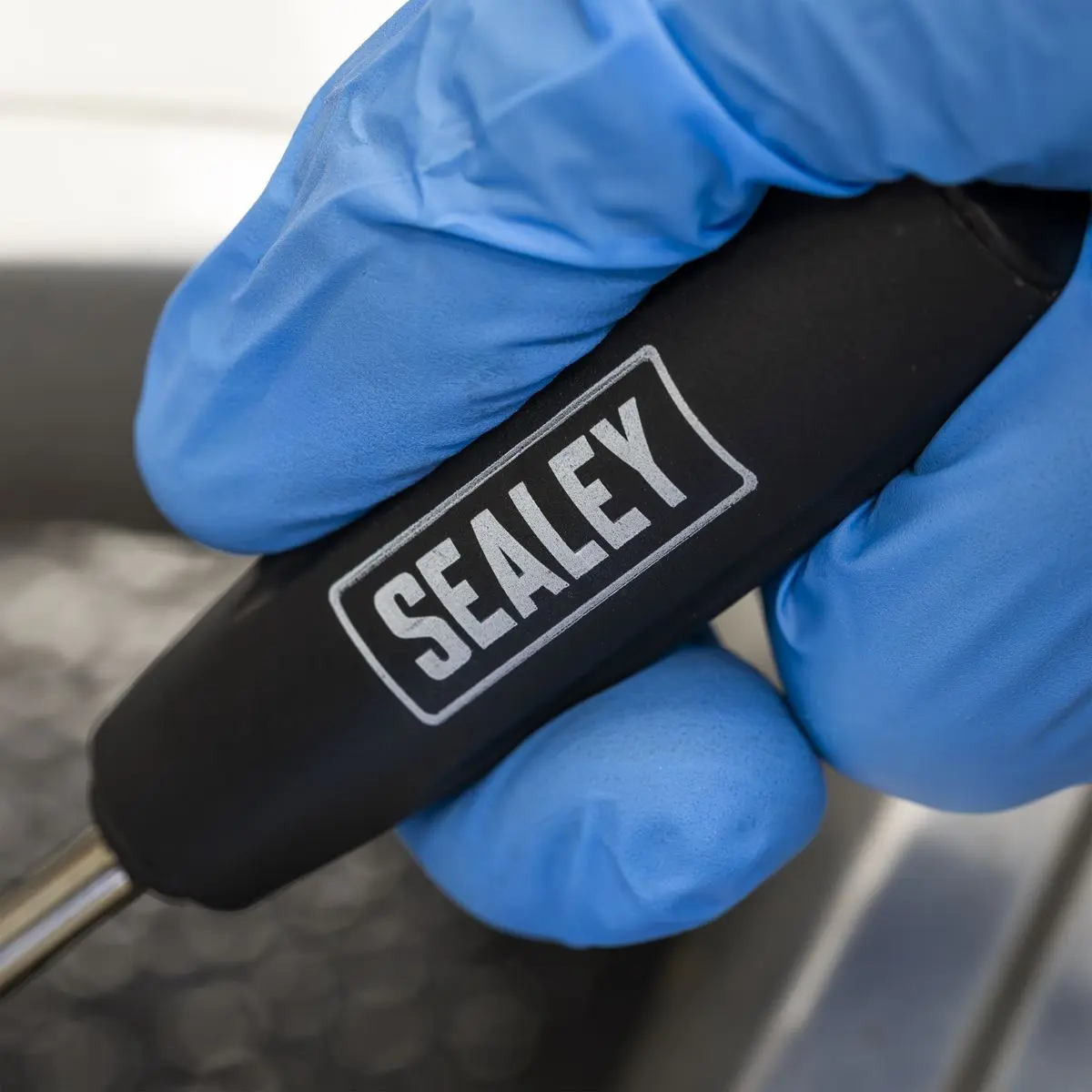 Sealey 0.45Nm Torque Limited Tyre Valve Tool - Image 7