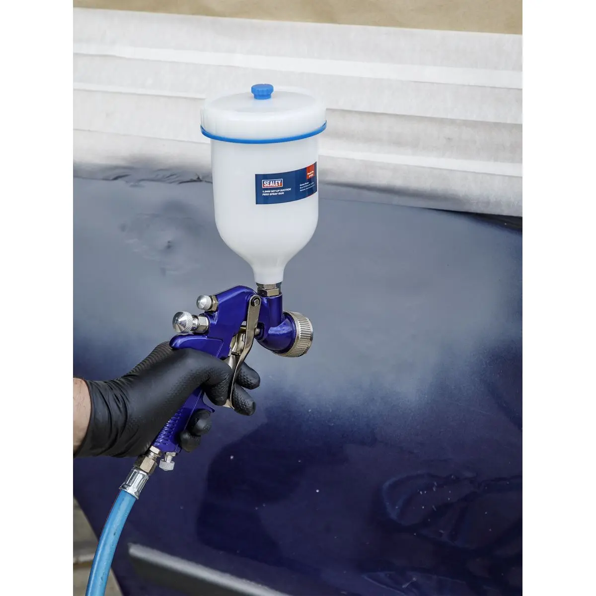 Sealey Gravity Feed Spray Gun 1.3mm Set Up 600ml Paint Pot Vehicle Car Blue - Image 10