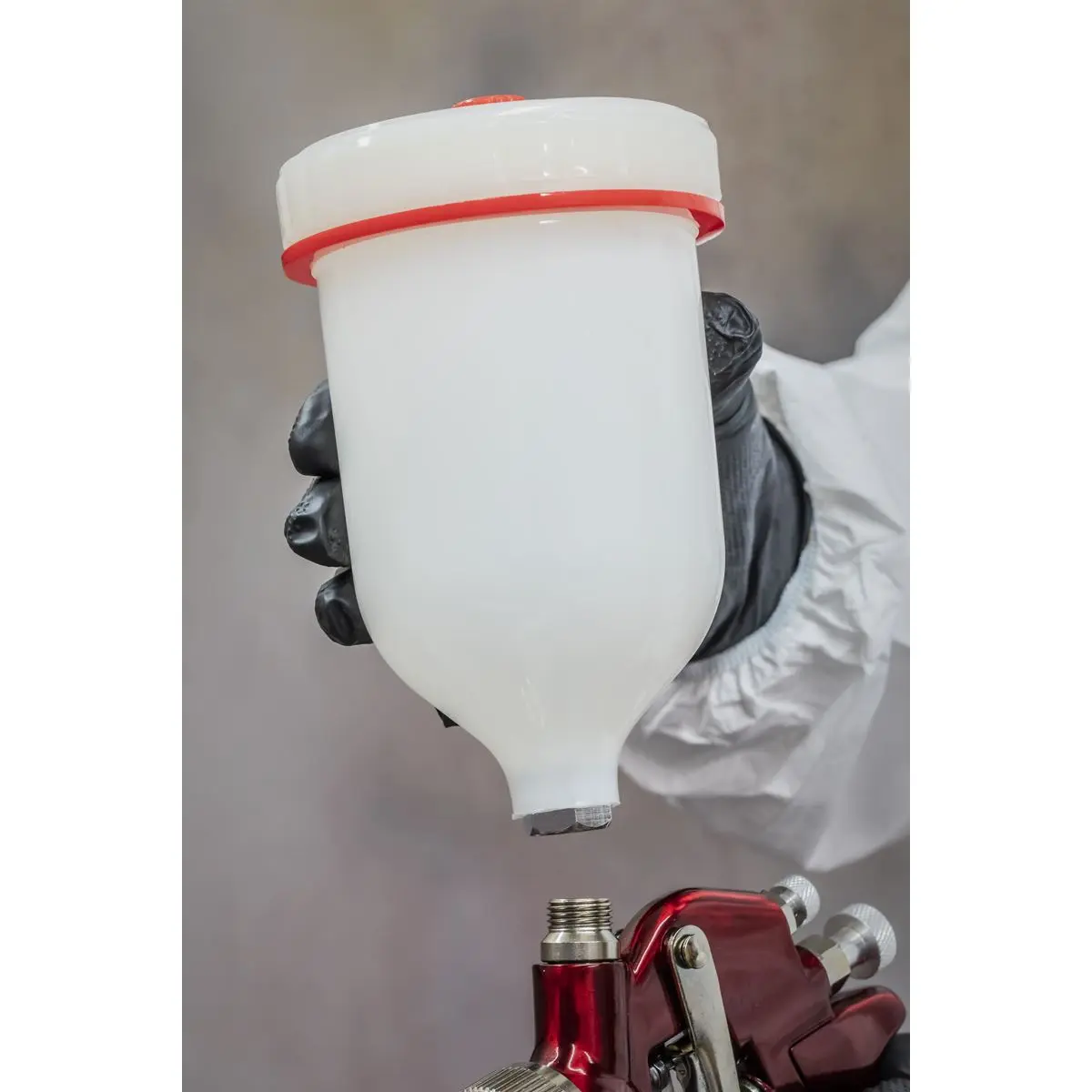 Sealey Gravity Feed Spray Gun 1.4mm Set Up 600ml Paint Pot Vehicle Car Red - Image 2