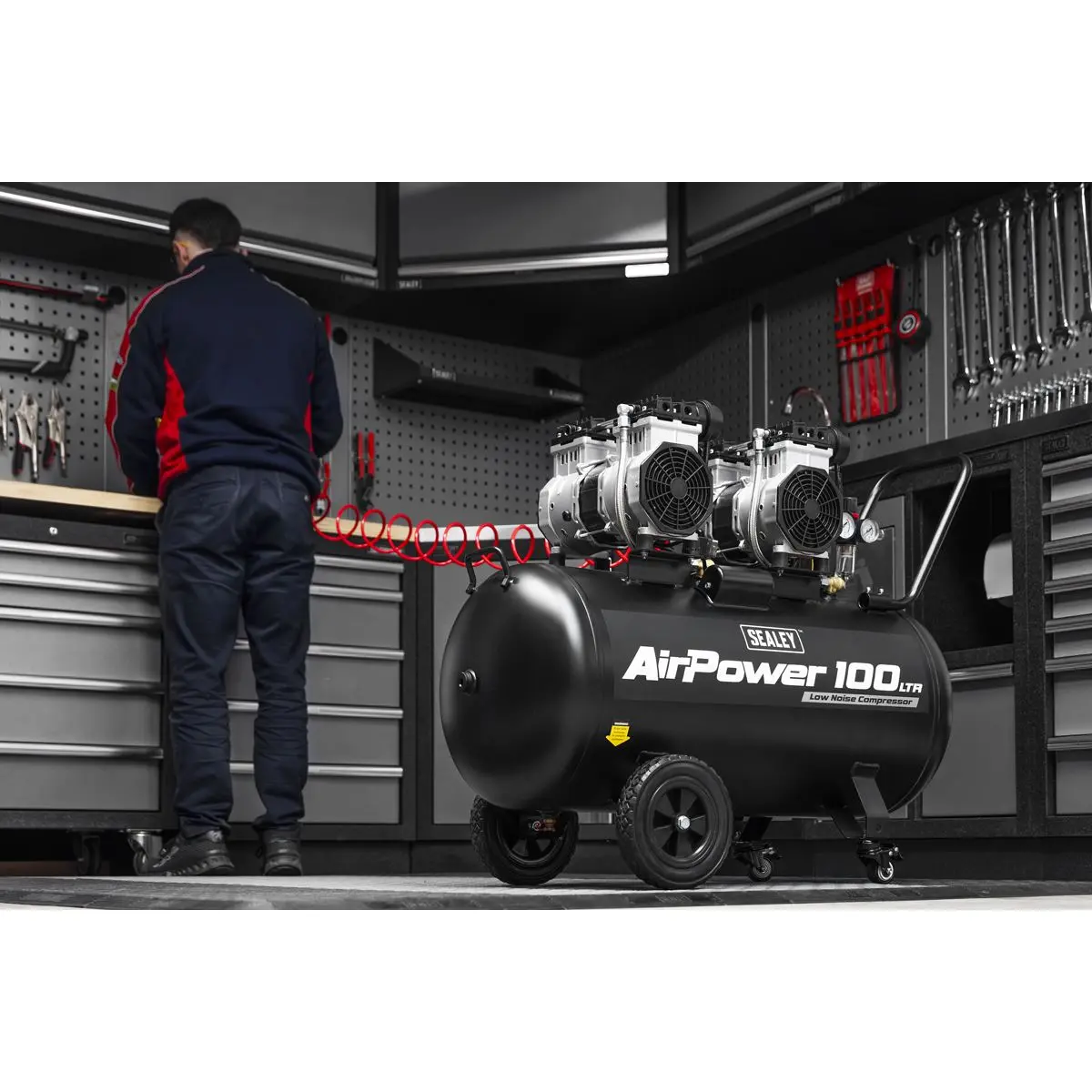 Sealey 100L Oil Free Low Noise Direct Drive Air Compressor 2 x 2hp - Image 5