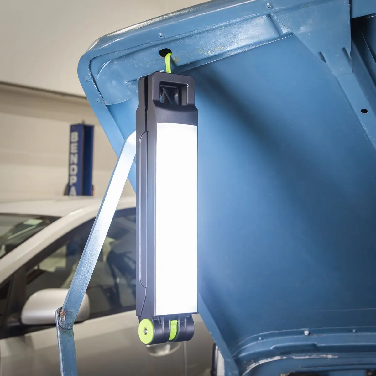 Sealey 10W SMD LED 3-in-1 Folding Floodlight - Image 12