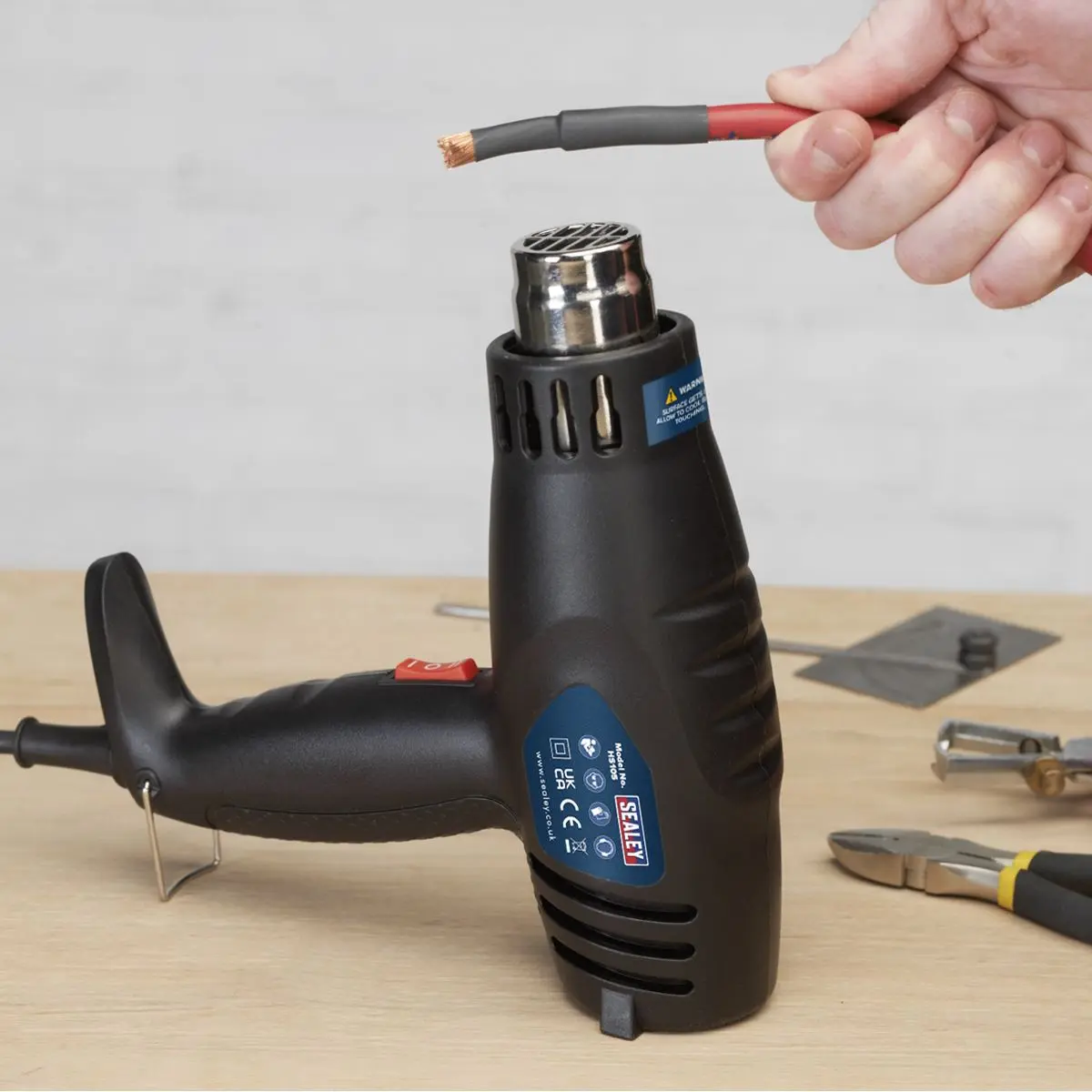Sealey 1600W Hot Air Gun 2 Speed 370°C/500°C Paint Vinyl Stripper Heat Gun - Image 4