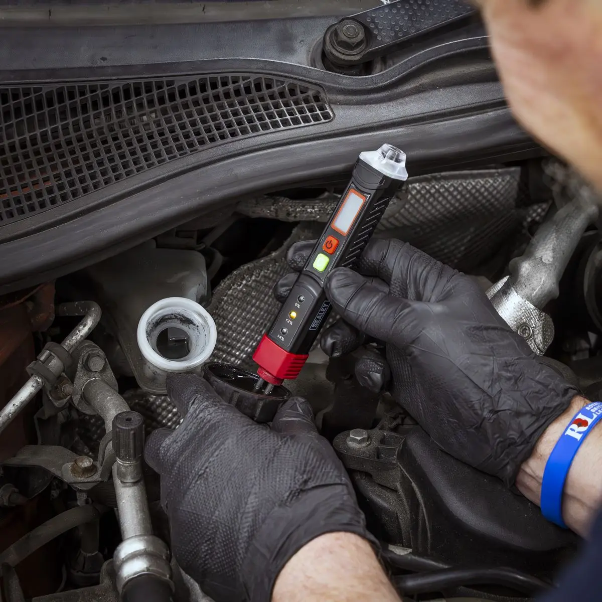 Sealey 2-In-1 Brake Fluid Tester & Tyre Pressure Gauge - Image 2