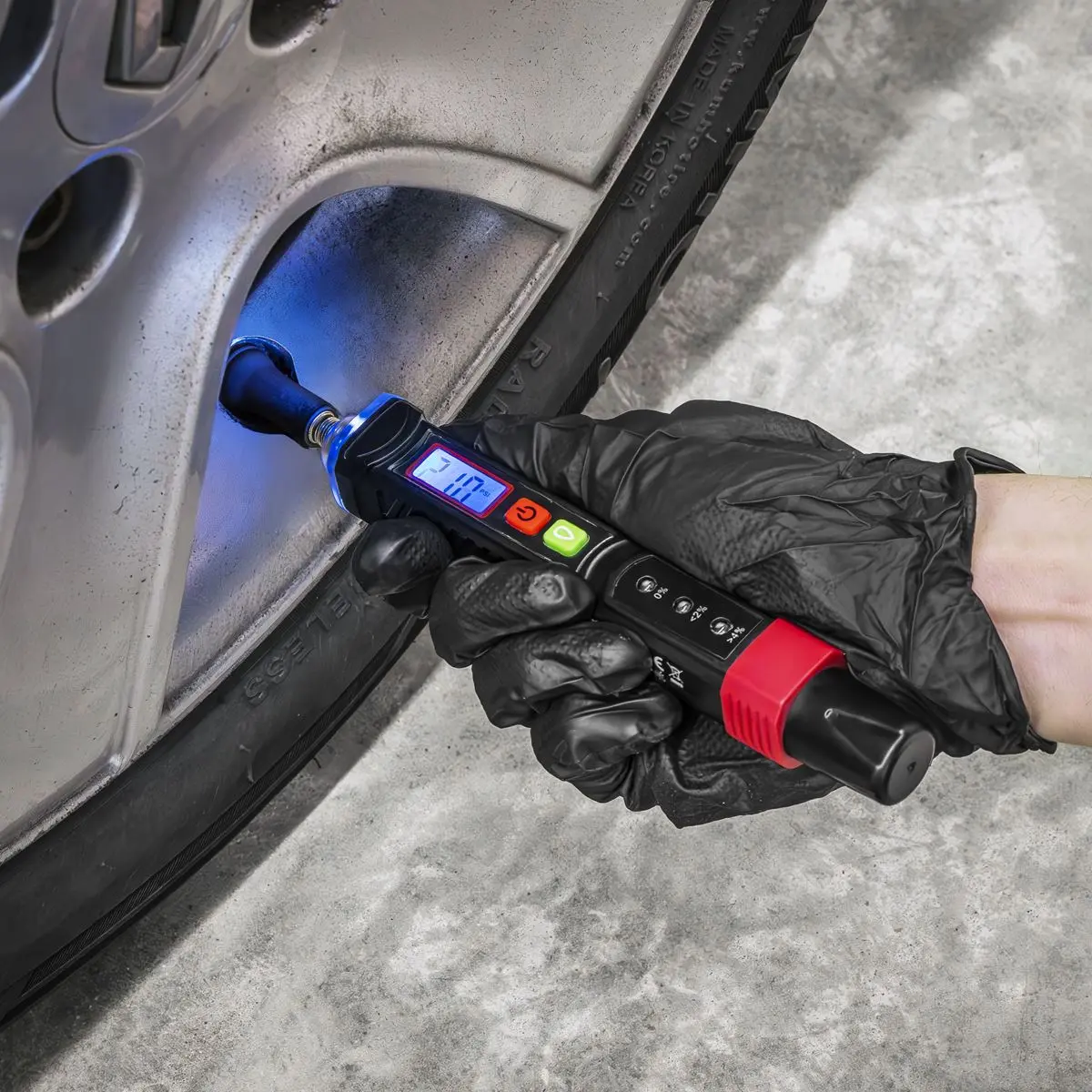 Sealey 2-In-1 Brake Fluid Tester & Tyre Pressure Gauge - Image 3