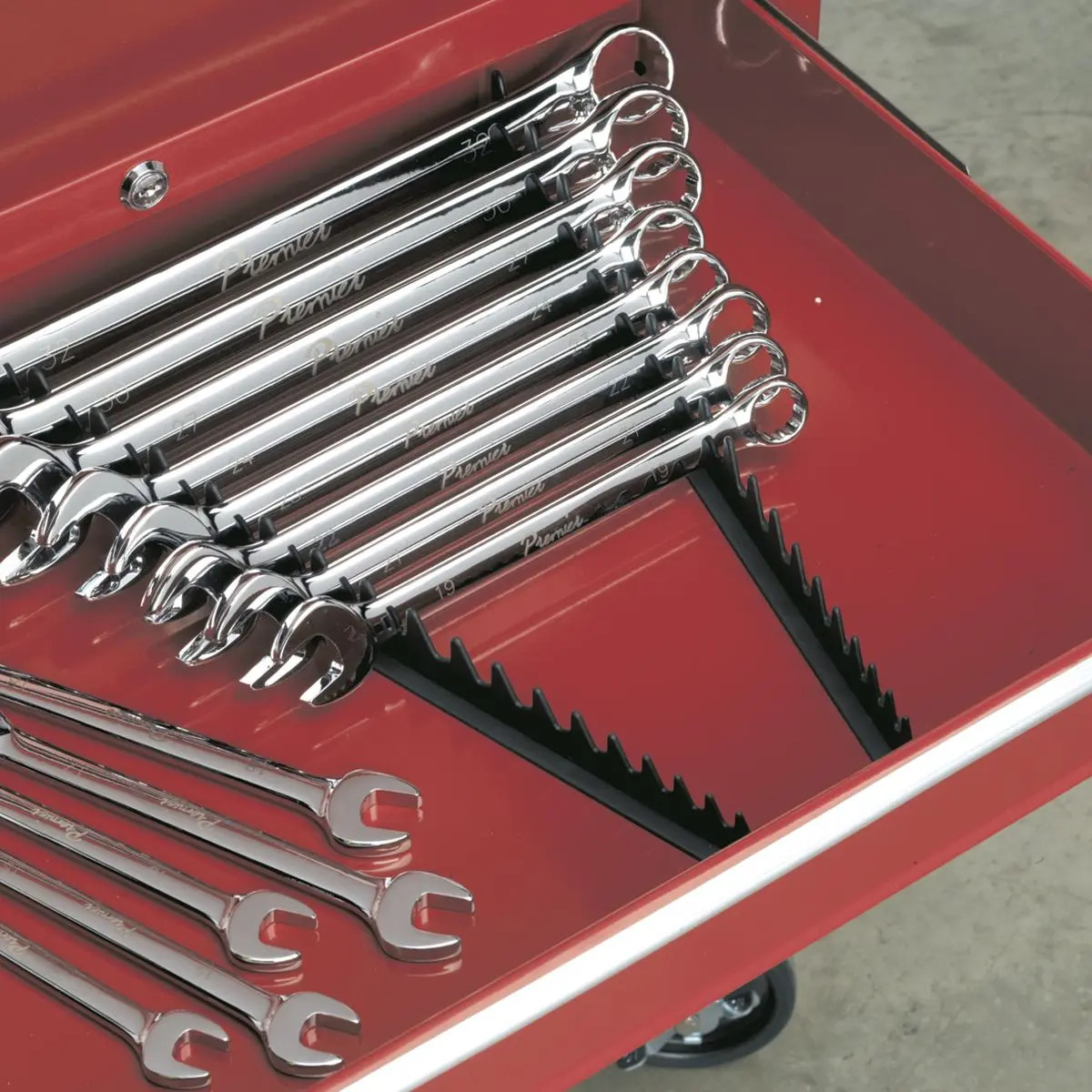 Sealey 2 Piece Sharks Teeth Spanner Rack Capacity 20 Spanners - Image 6