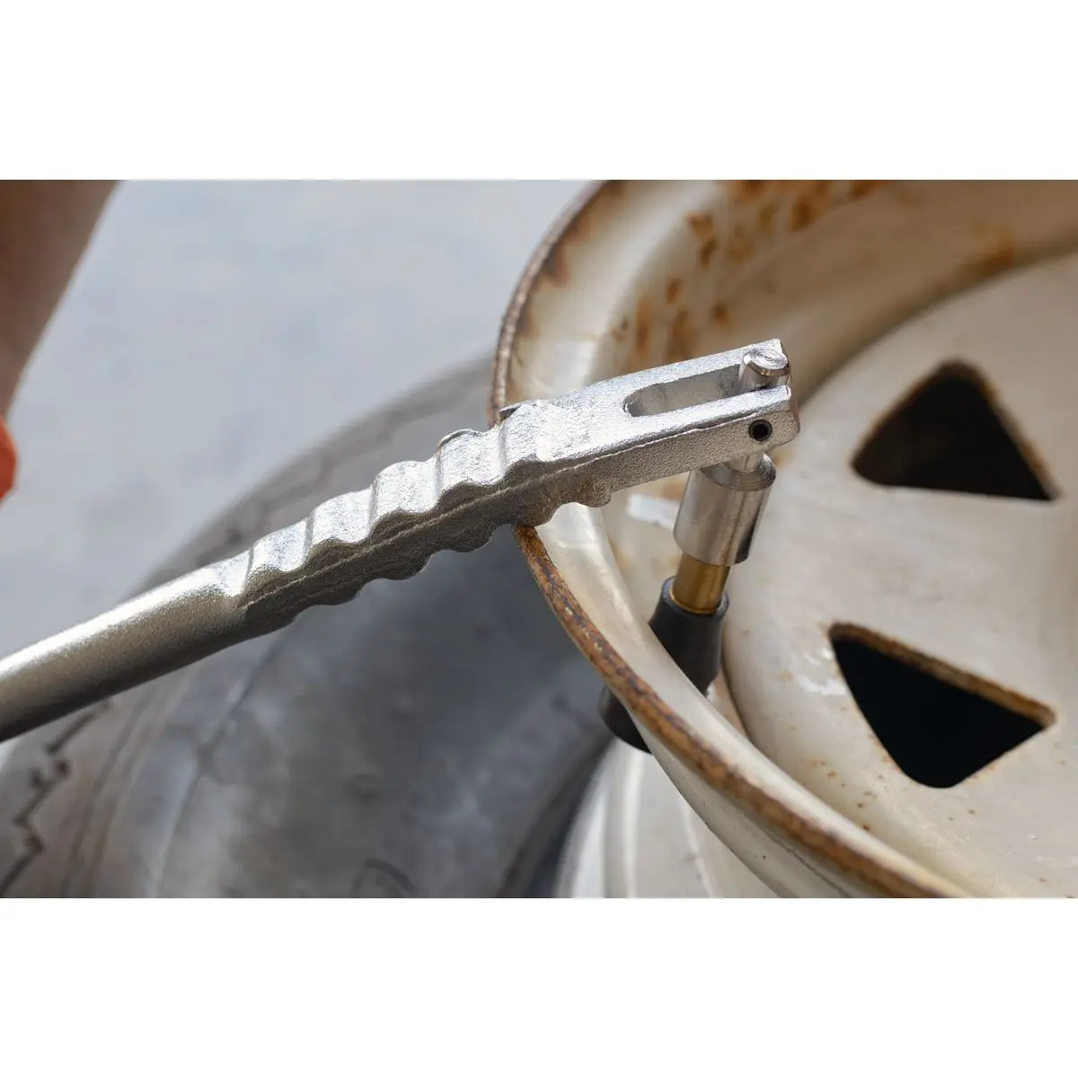 Sealey 270mm Tyre Valve Installer Tubeless Wheels Stem Puller Repair Remover - Image 3