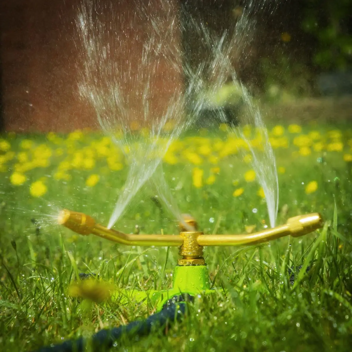 Sealey 3-Arm Brass Sprinkler with Metal Wheeled Base - Image 2