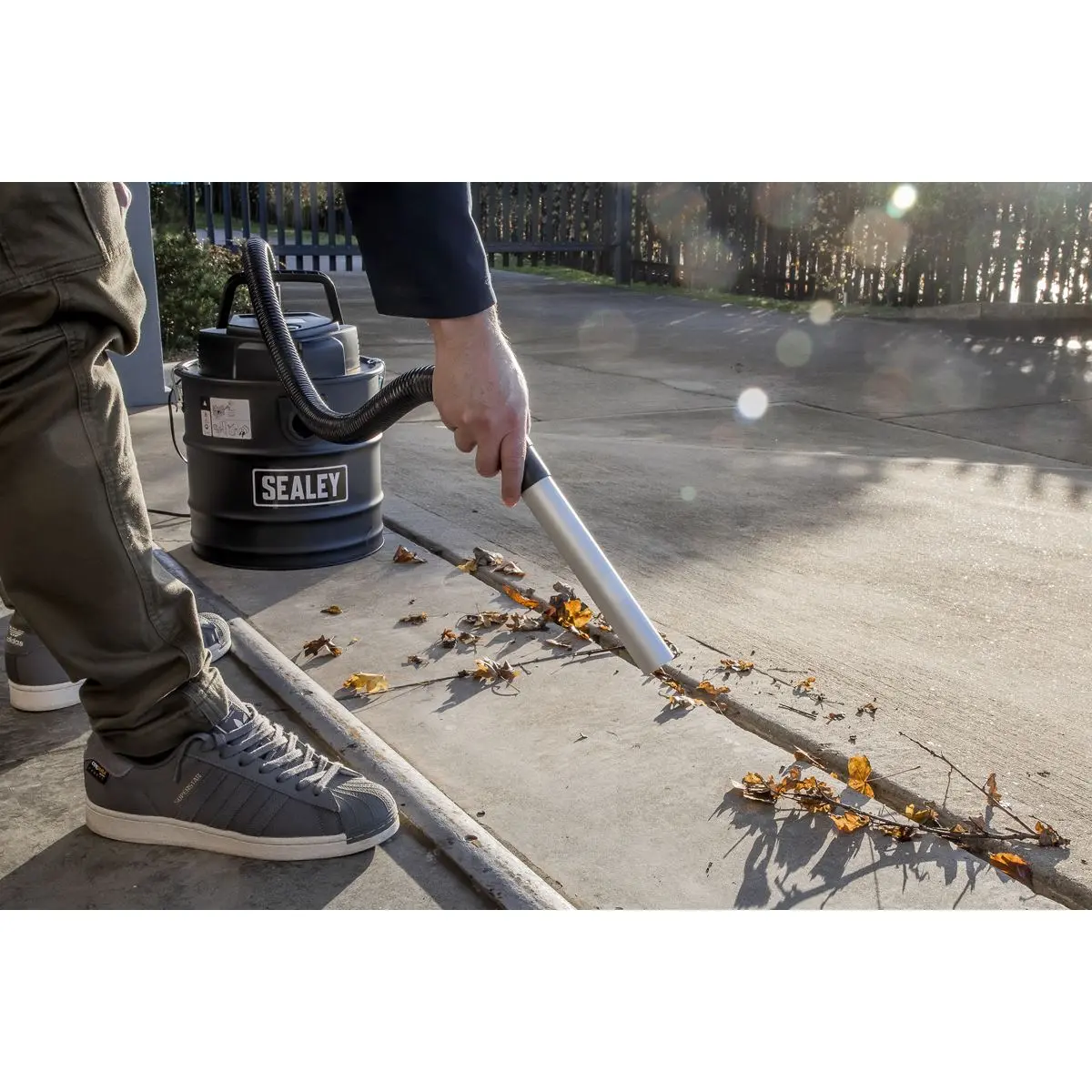 Sealey 3-in-1 Ash Vacuum Cleaner 20L 1200W/230V - Image 3