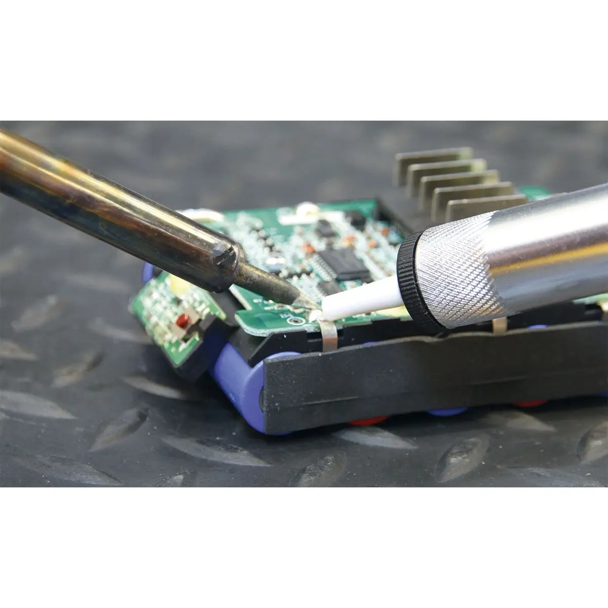 Sealey 30/100W Professional Soldering Iron Kit Solder Wire Sucker Sponge - Image 8