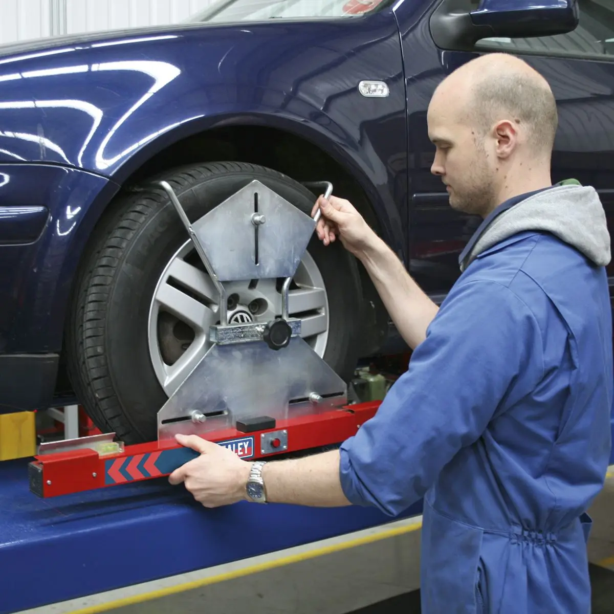 Sealey 4-Wheel Laser Wheel Aligner Combo - Image 3