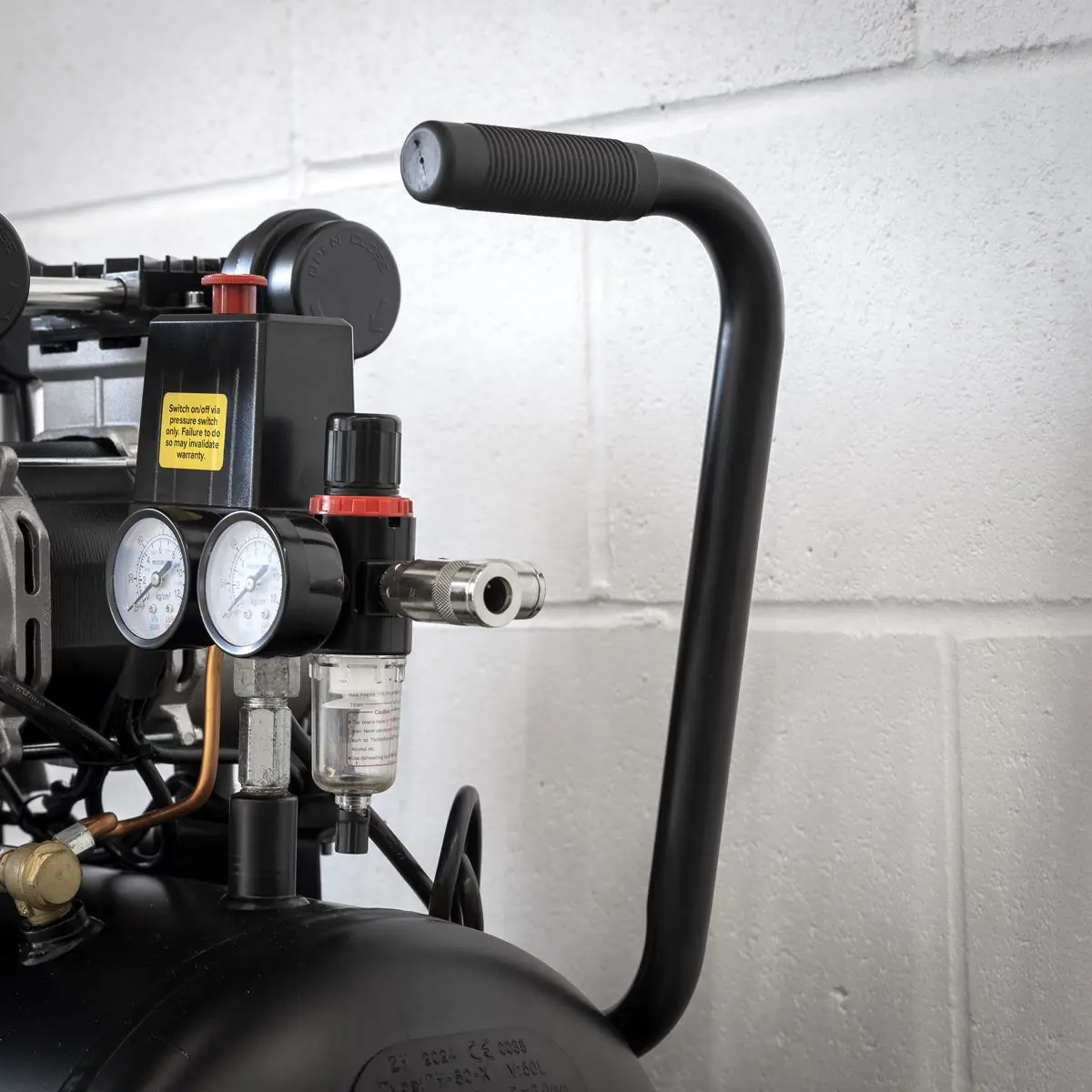Sealey 50L Low Noise Oil Free Direct Drive Air Compressor 2 x 2hp - Image 5