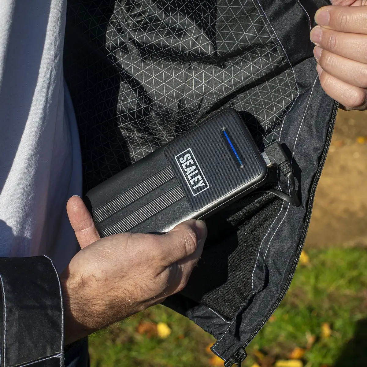 Sealey 5V Heated Rain Jacket with Power Bank 20Ah - X-Large - Image 6