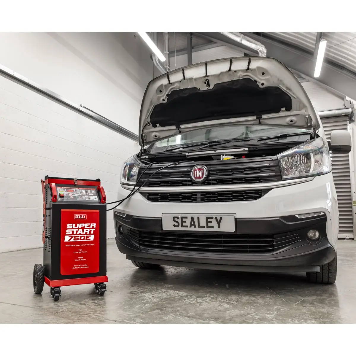 Sealey 6/12/24V Battery Starter/Charger 750A - Image 2