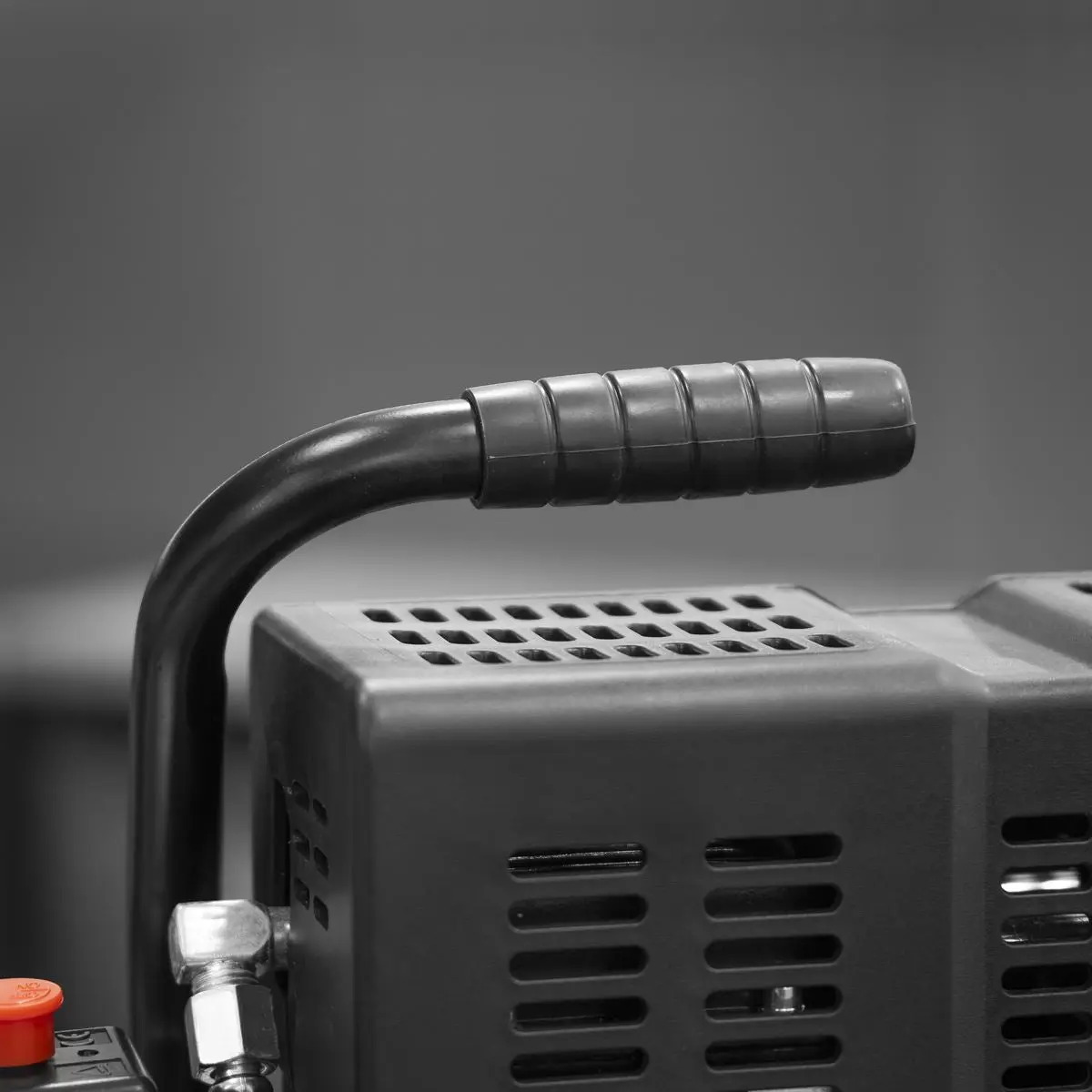 Sealey 6L Oil Free Low Noise Direct Drive Air Compressor 1hp - Image 6