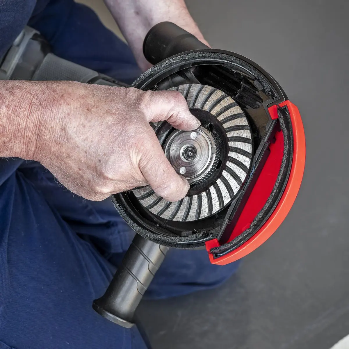 Sealey Adjustable Angle Grinder Dust Shroud - Image 4