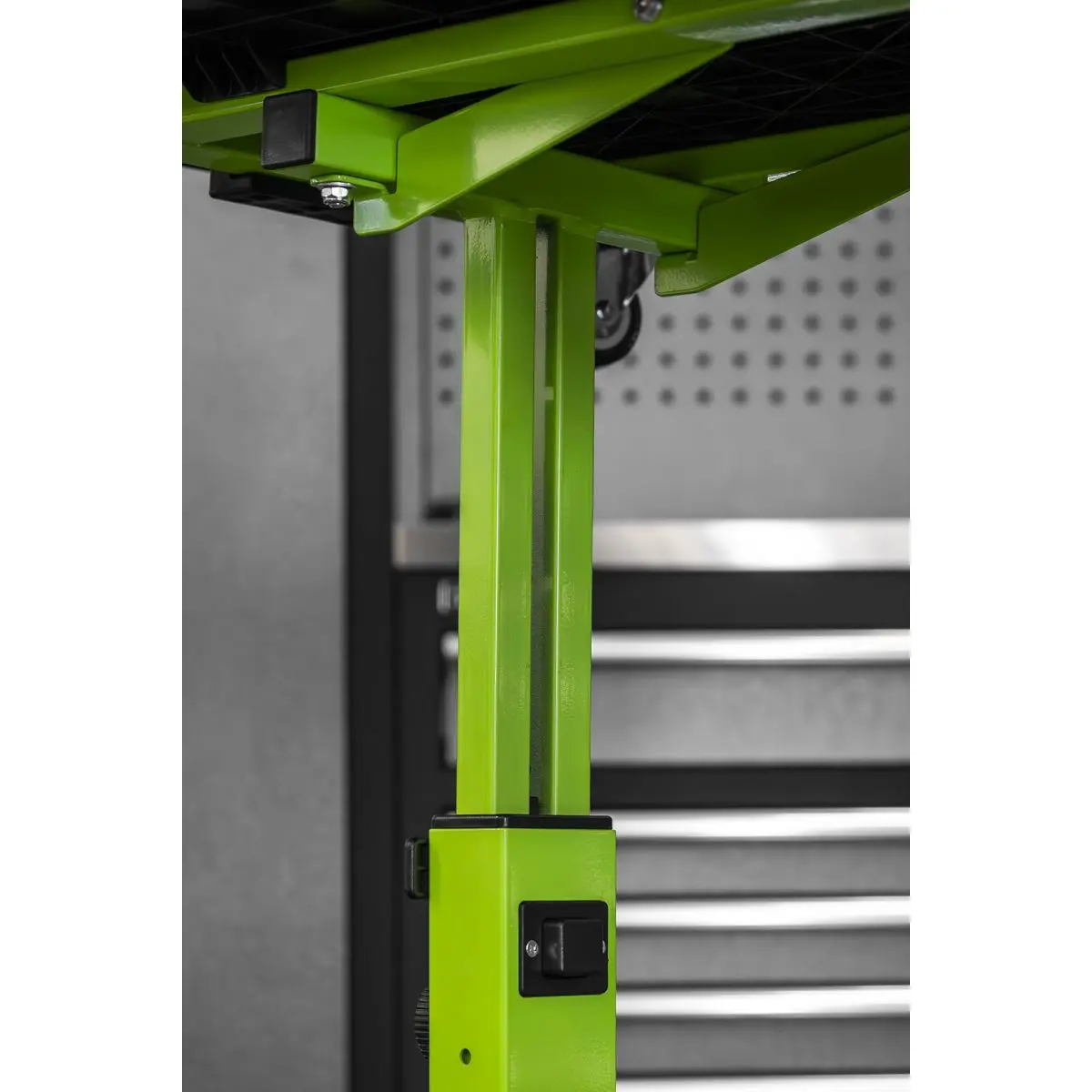 Sealey Adjustable-Height Mobile Workstation with Removeable Top Tray - Image 5