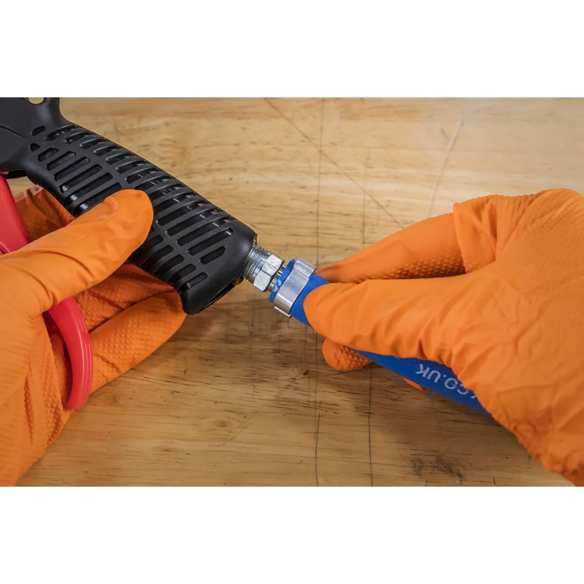 Sealey Air Blow Gun 100mm with 1/4"BSP Air Inlet & Safety Nozzle - Image 6