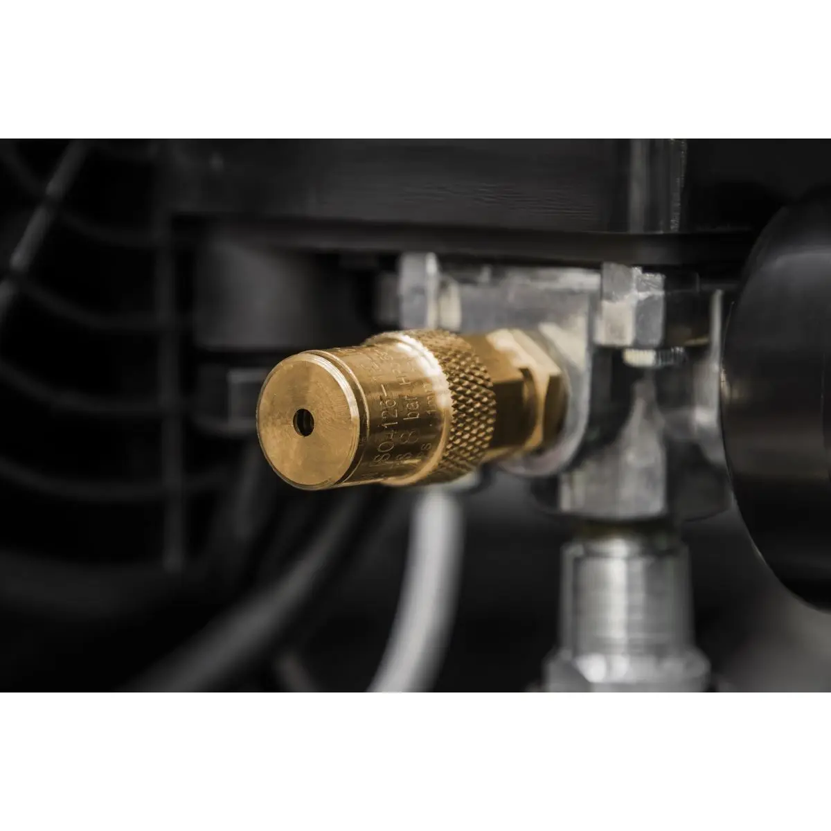 Sealey 50L V-Twin Direct Drive Air Compressor 3hp with Air Accessory Kit - Image 5