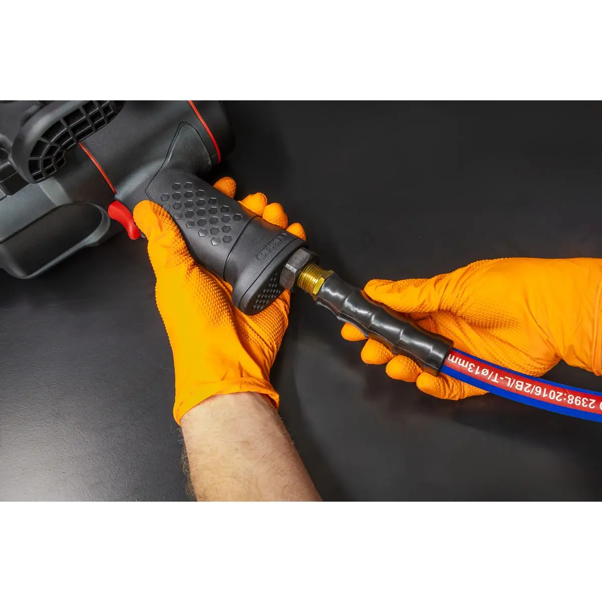 Sealey Air Hose 20m x Ø13mm with 1/2"BSP Unions Extra-Heavy-Duty - Image 2