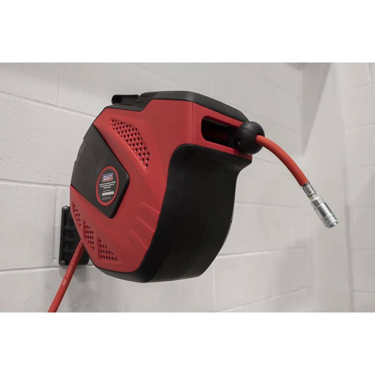 Sealey Air Hose Reel Auto-Rewind Control 15m Ø10mm ID - Rubber Hose - Image 3