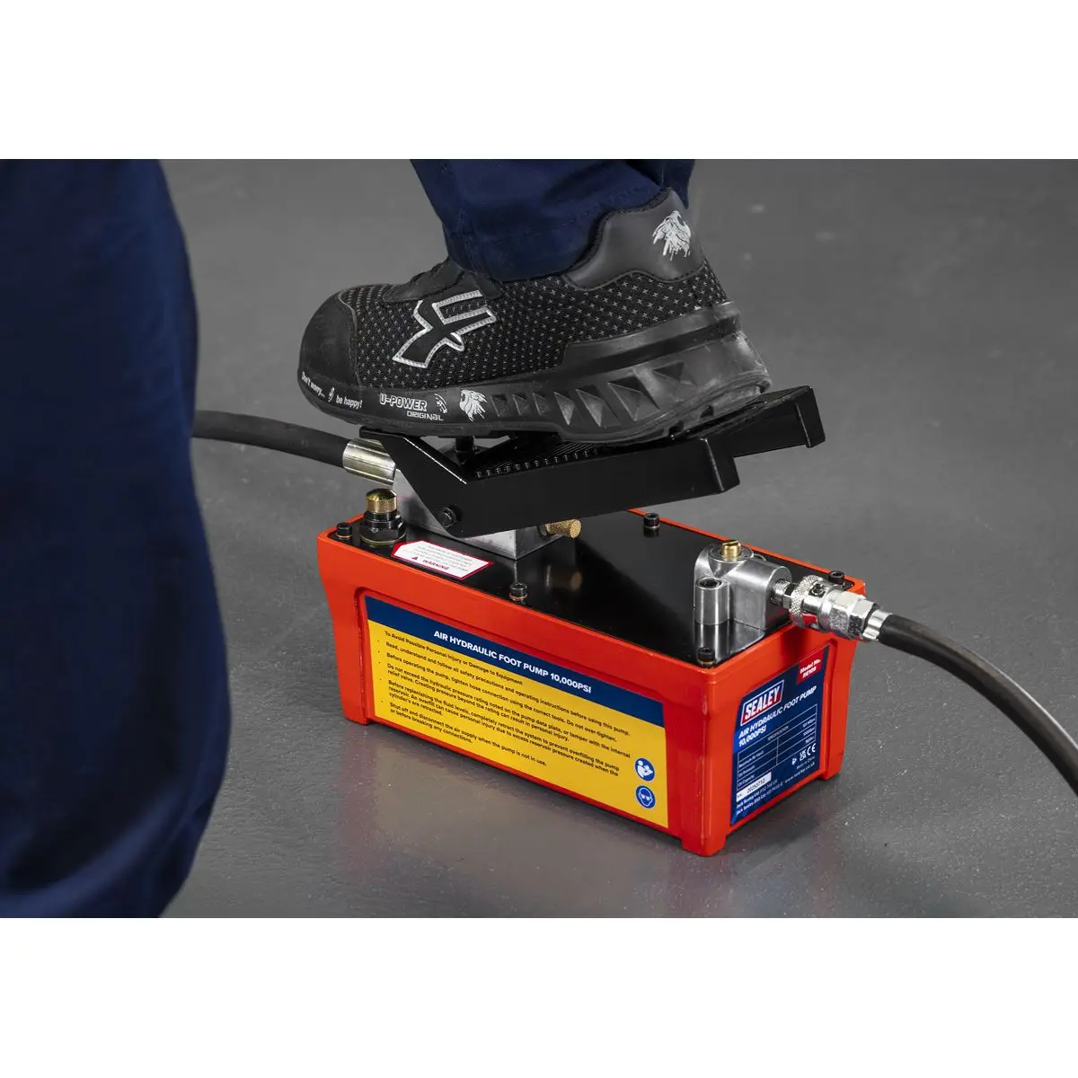 Sealey Air Hydraulic Foot Pump 10,000psi - Image 2