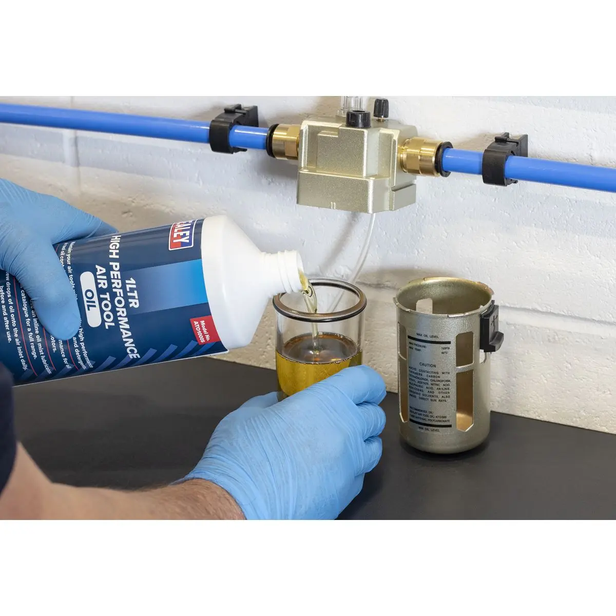 Sealey Air Tool Oil 1L - Image 6