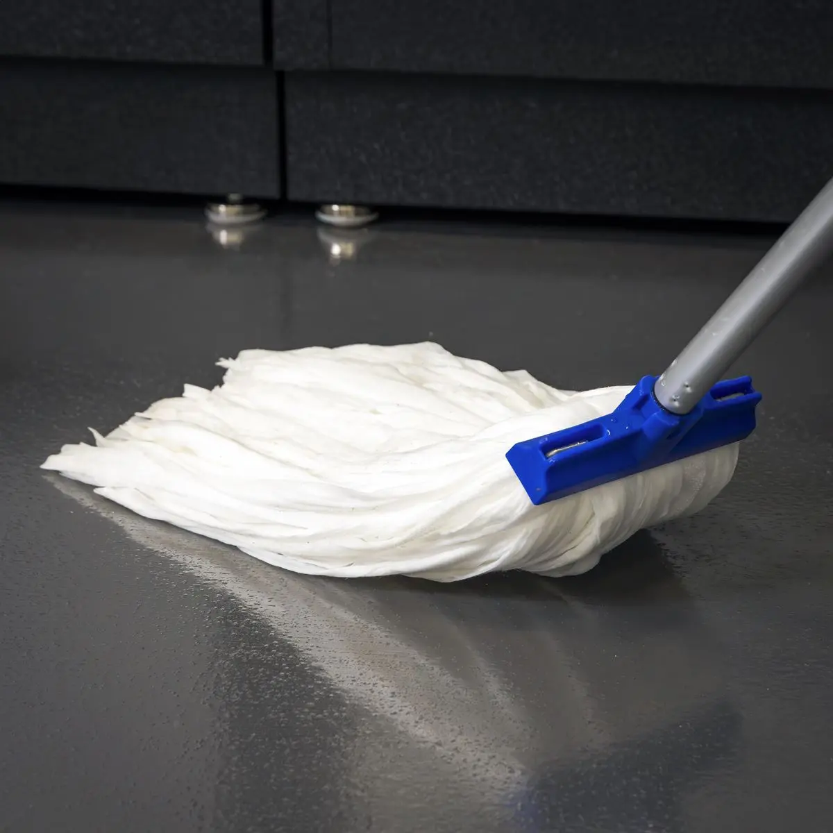 Sealey Aluminium Mop with Disposable Head - Image 4