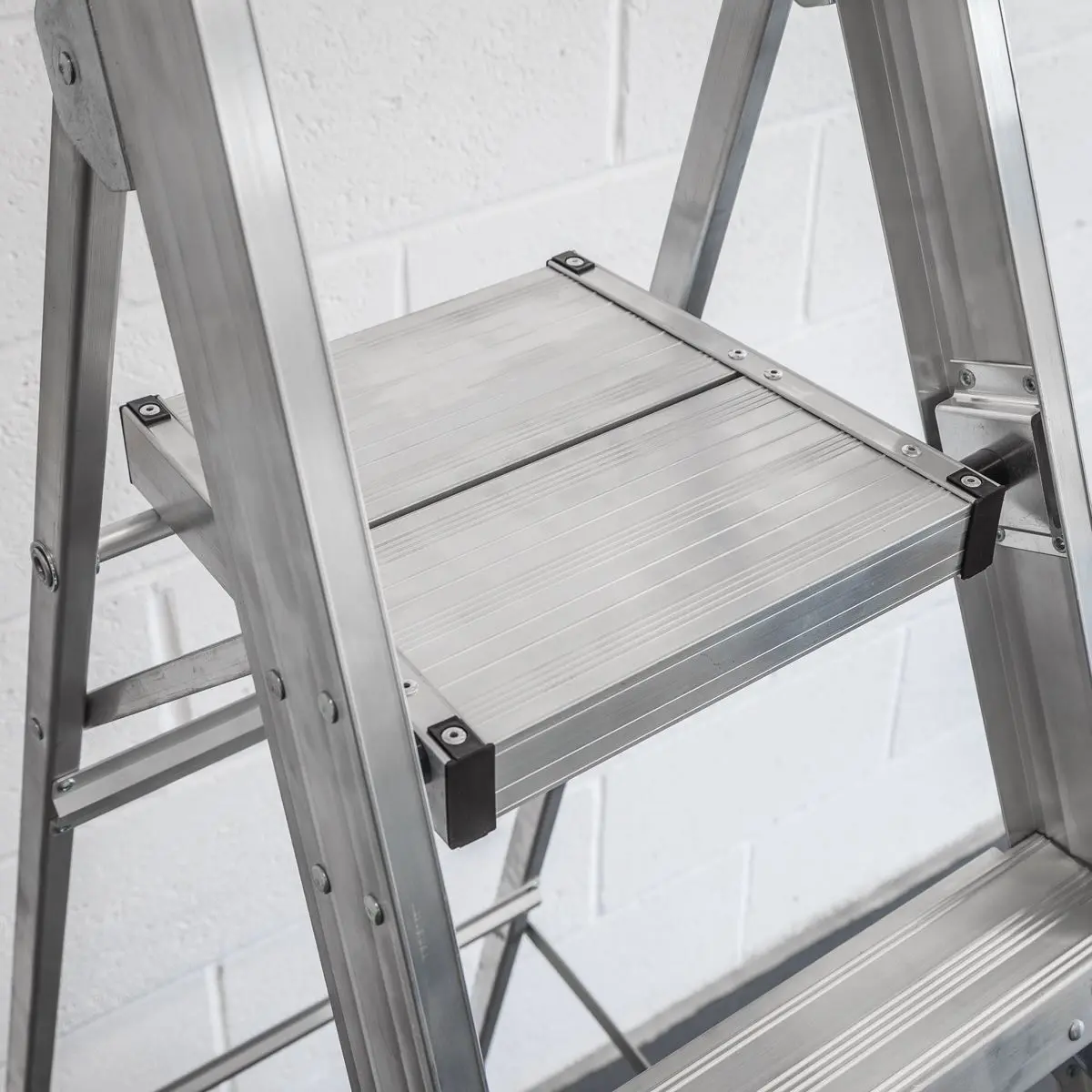 Sealey Aluminium Step Ladder 12-Tread Industrial BS EN 131 - Image 9