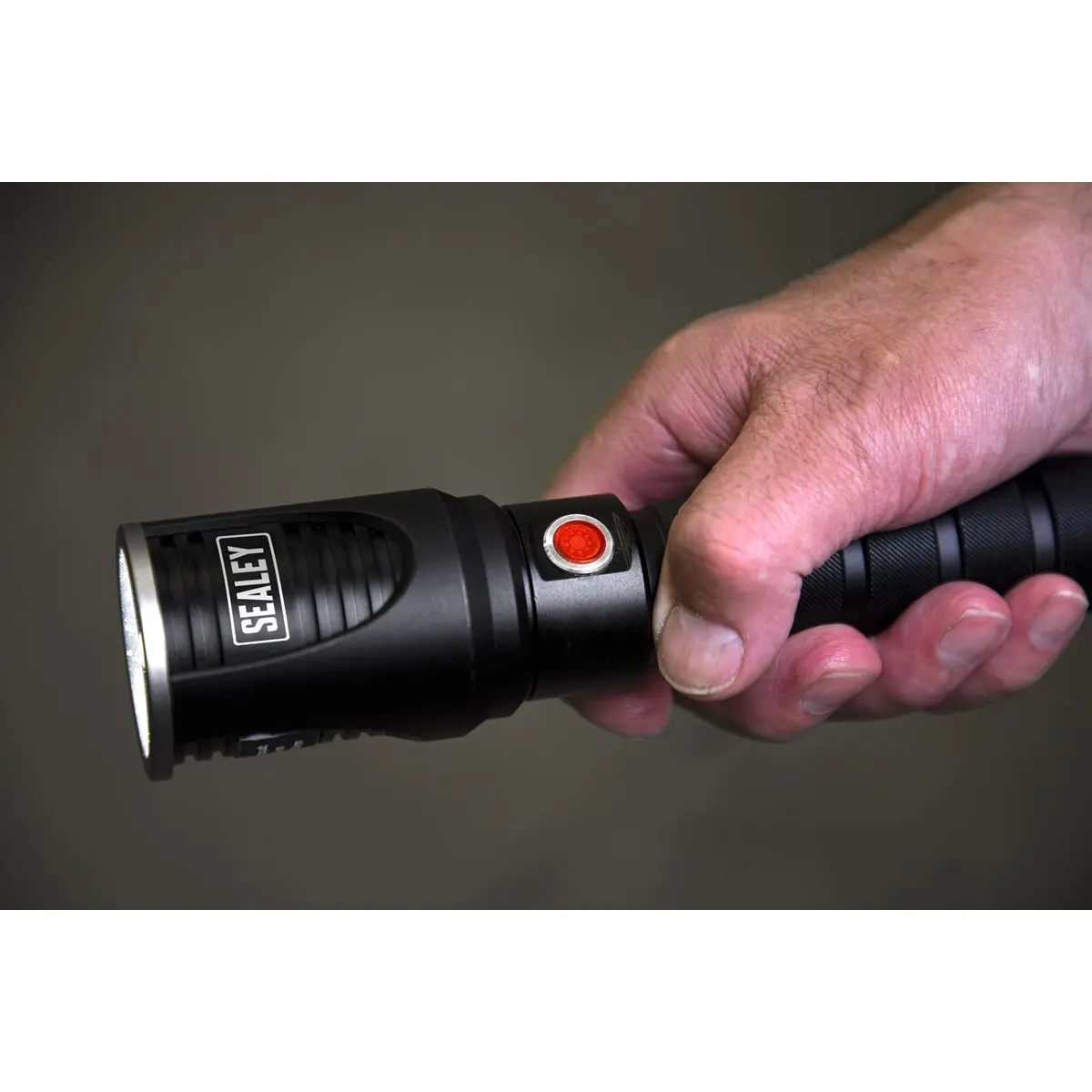 Sealey Rechargeable Aluminium Torch with Adjustable Focus 60W COB LED - Image 10