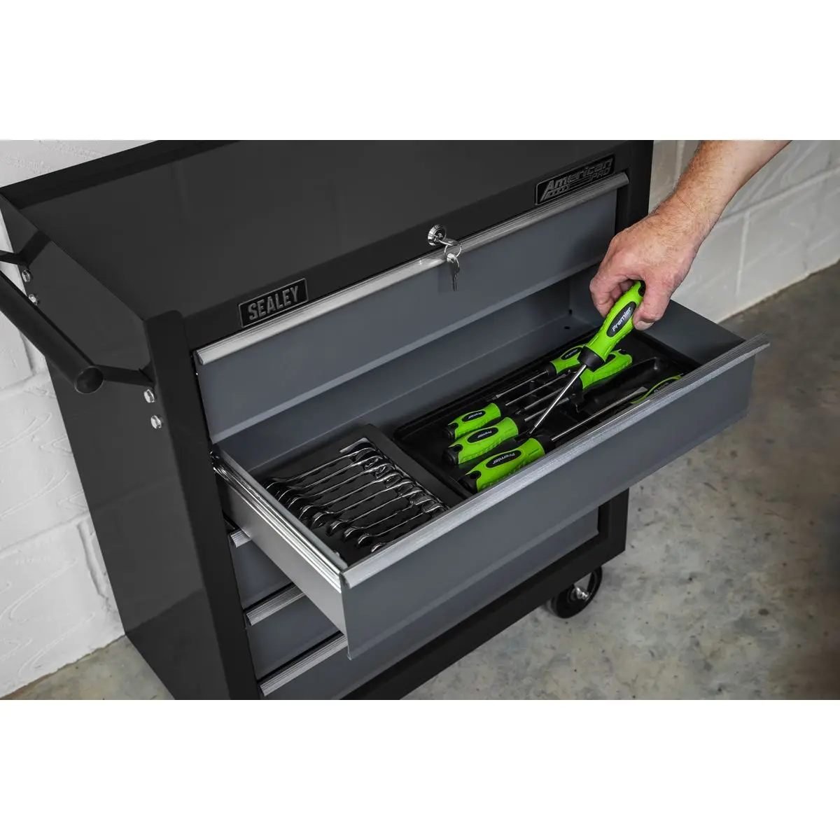 Sealey American Pro Rollcab 5 Drawer with Ball-Bearing Slides - Black/Grey - Image 6