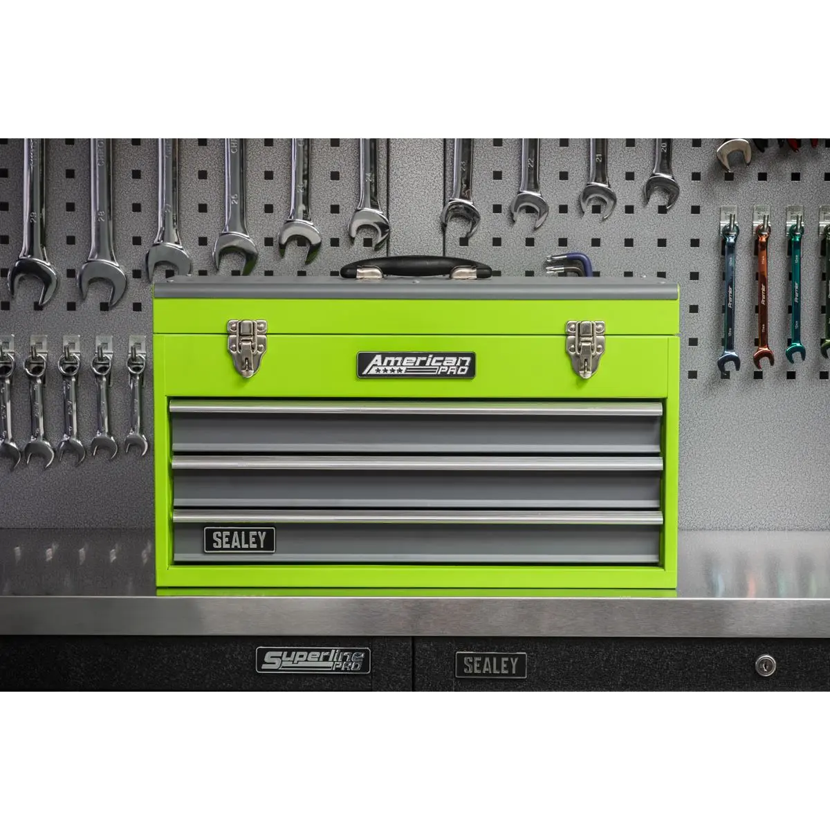 Sealey American Pro Tool Chest 3 Drawer Portable with Ball-Bearing Slides - Green/Grey - Image 8