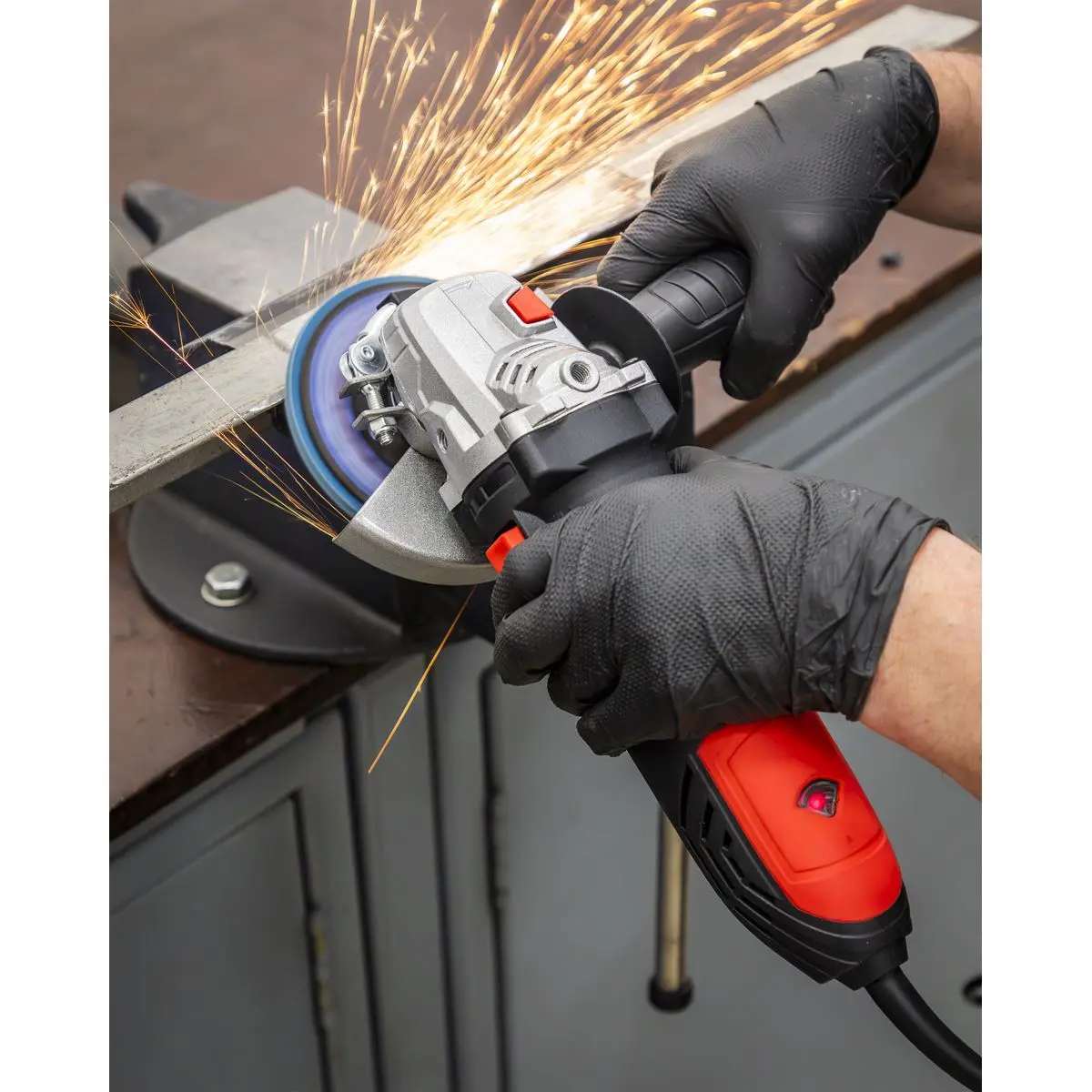 Sealey Angle Grinder Ø125mm 1000W/230V with Schuko Plug - Image 2
