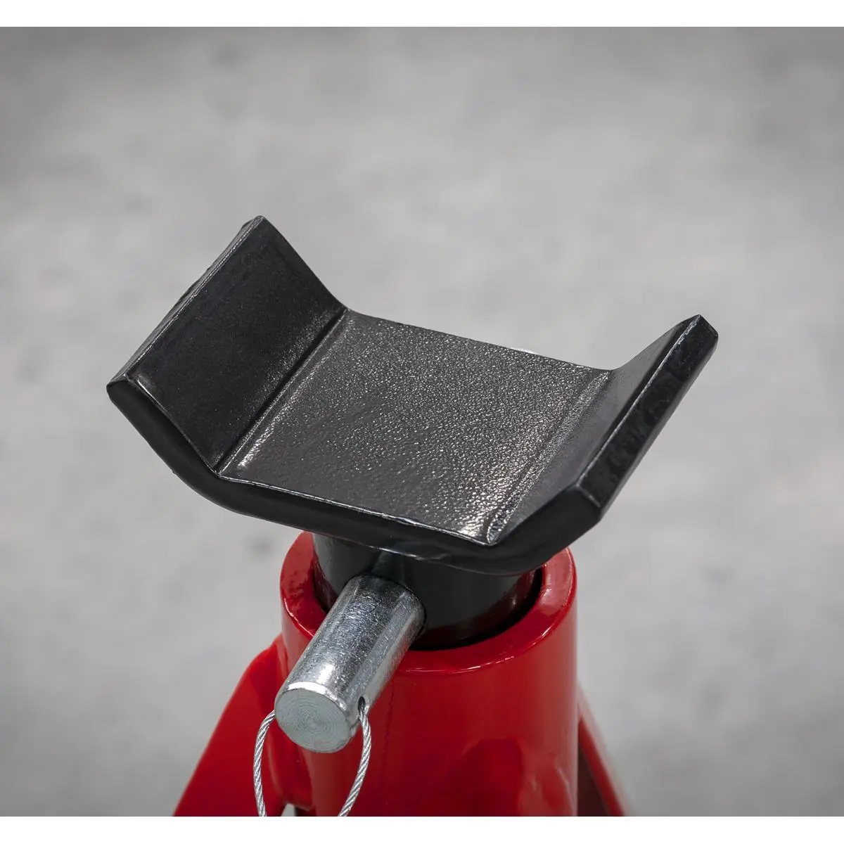 Sealey Premier Axle Stands (Pair) 2.5 Tonne Capacity per Stand Medium Height - Image 2