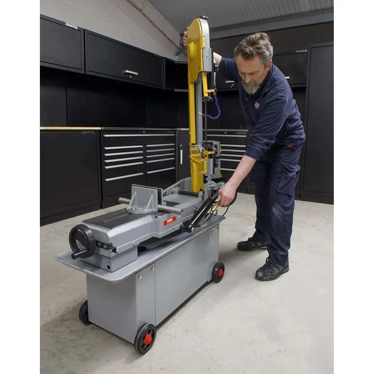 Sealey Bandsaw 300mm Horizontal Hydraulic Arm - Image 4