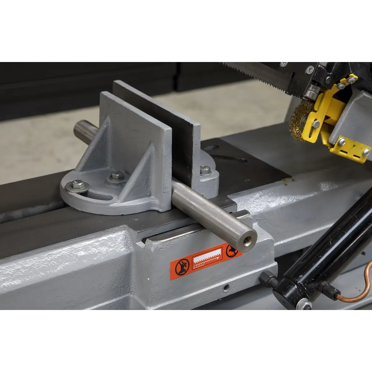 Sealey Bandsaw 300mm Horizontal Hydraulic Arm - Image 5