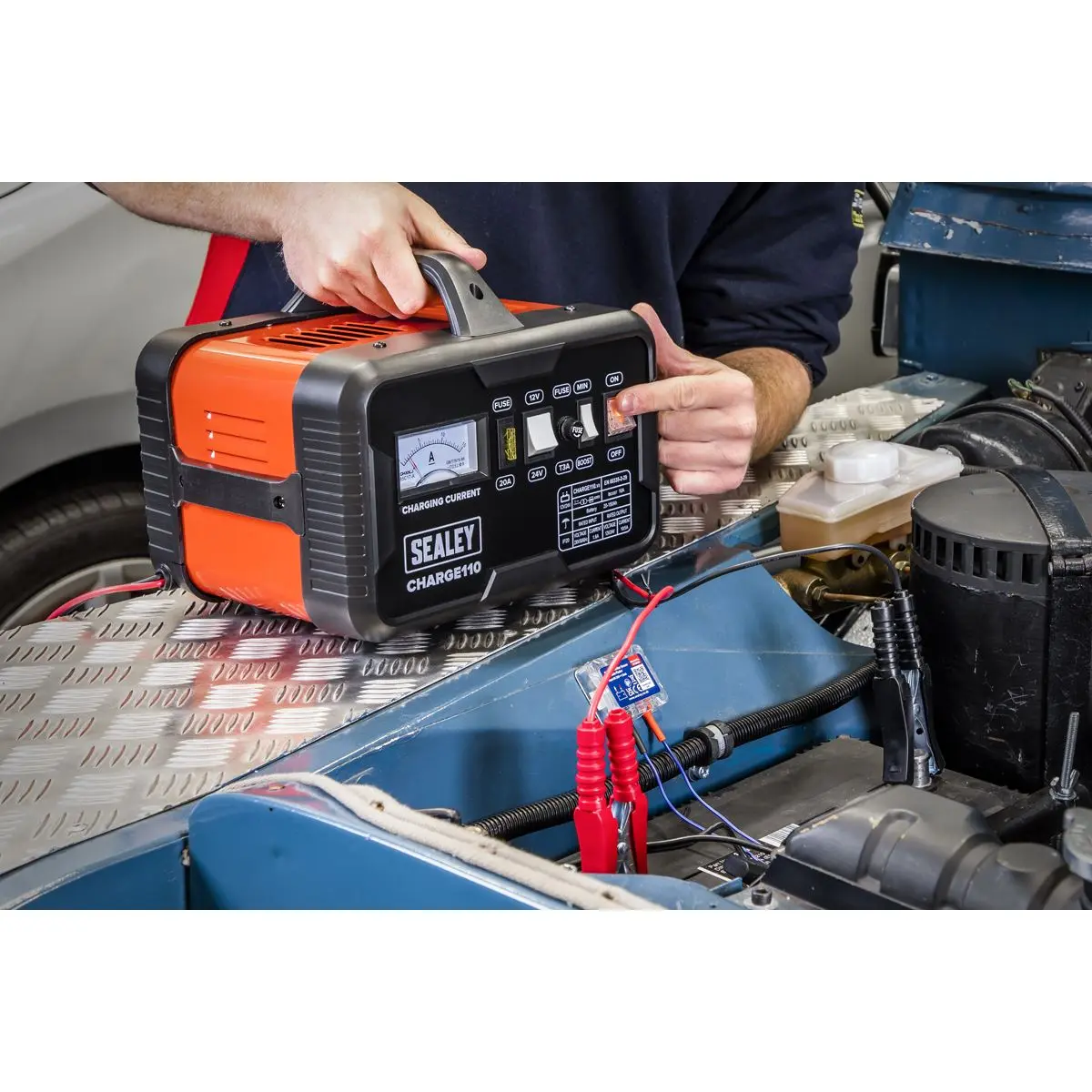 Sealey Battery Charger 14Amp 12V/24V 230V - Image 7