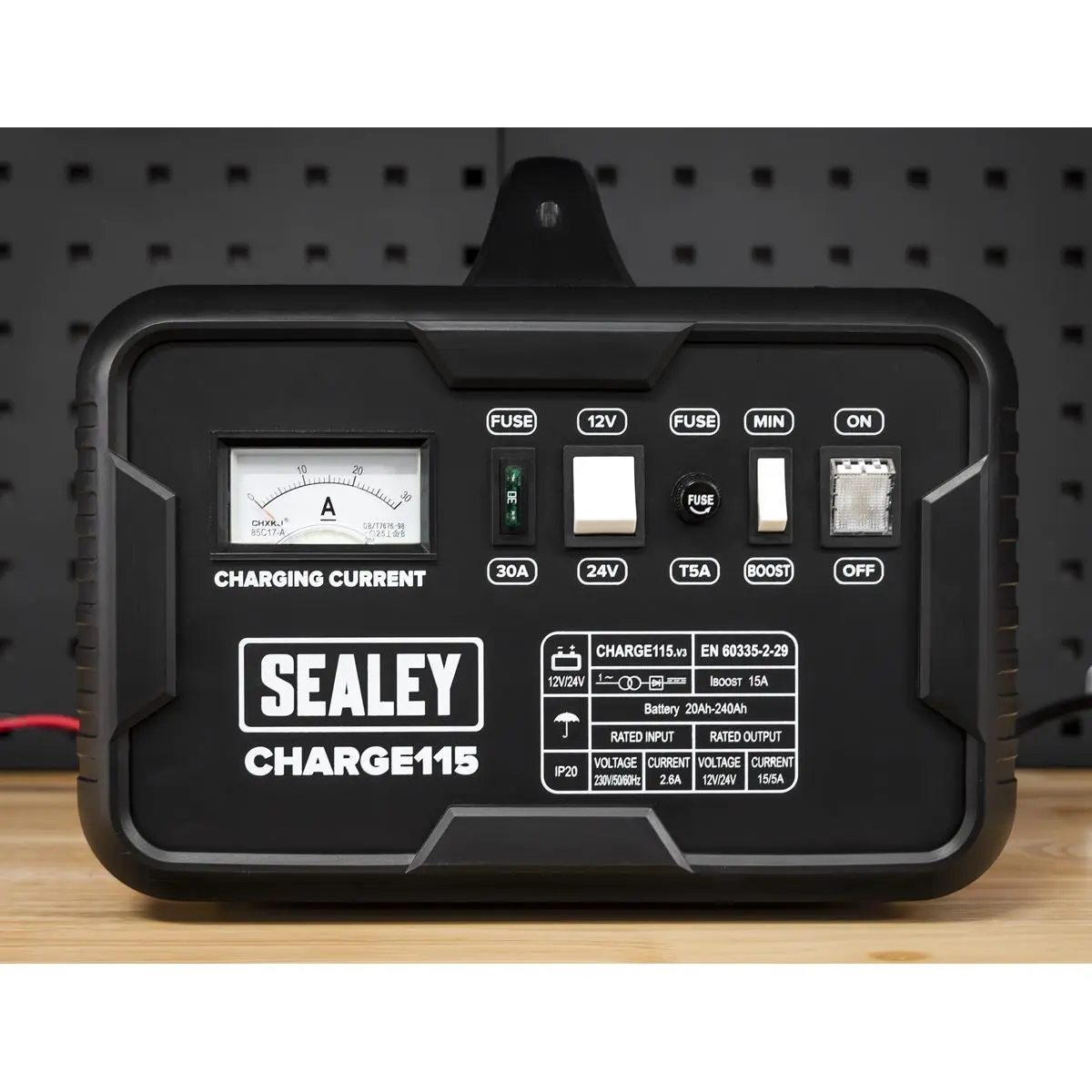 Sealey Battery Charger 19A 12V/24V 230V - Image 5