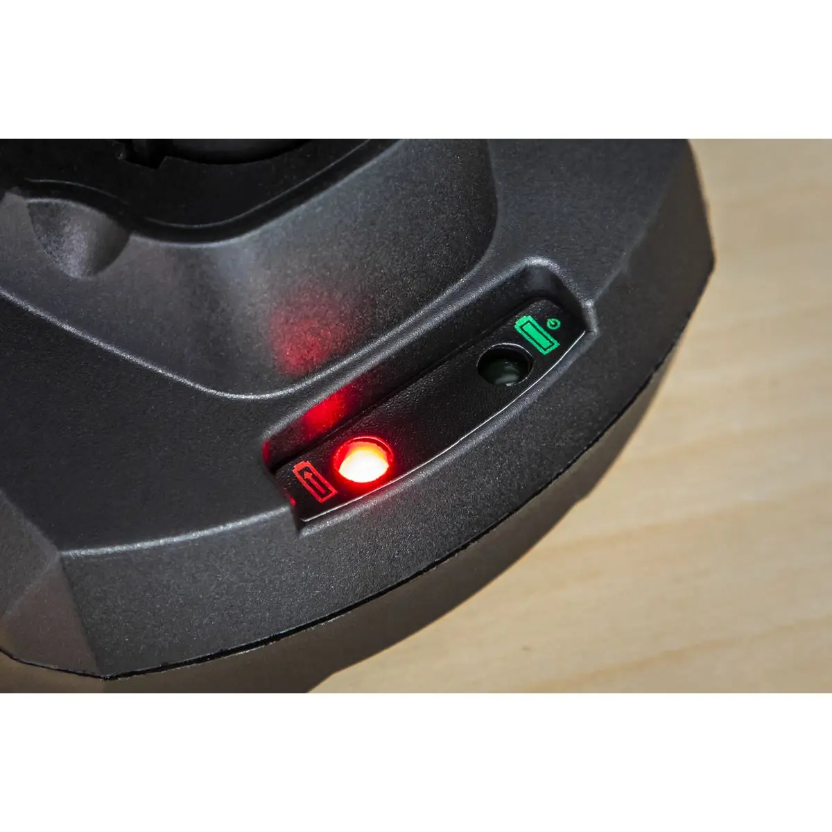Sealey Battery Charger for 10.8V Lithium-ion SV10.8 Series - European Plug - Image 6