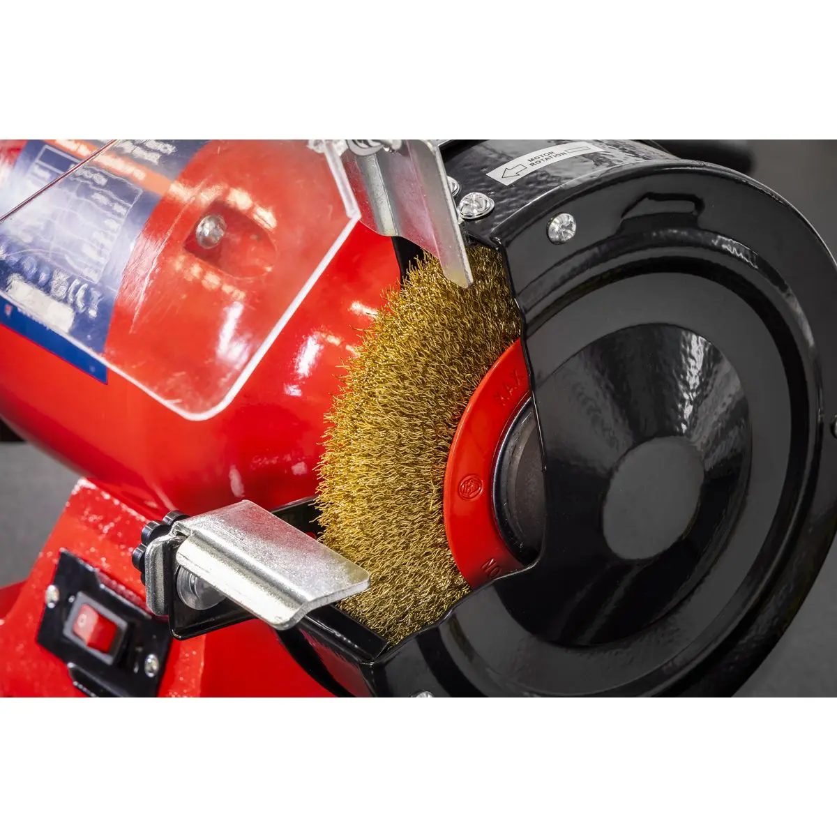 Sealey Heavy-Duty 150mm Bench Grinder with Wire Wheel 450W/230V - Image 7