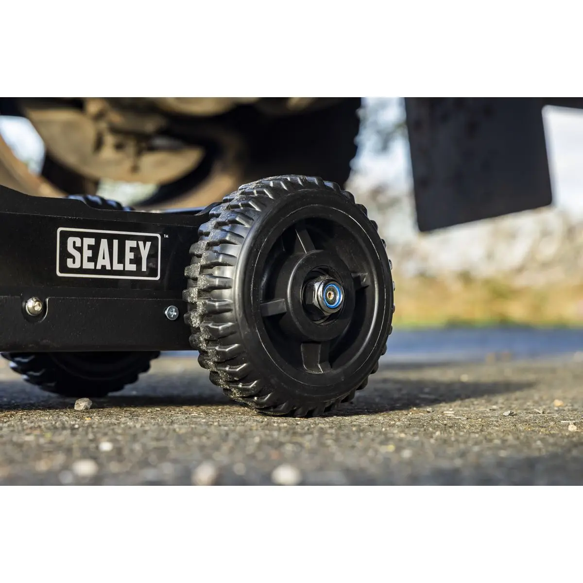 Sealey Big Wheel Hybrid Trolley Jack for Off-Road Vehicles, SUVs, Vans & 4x4s with Super Rocket Lift 2.5 Tonne - Image 14