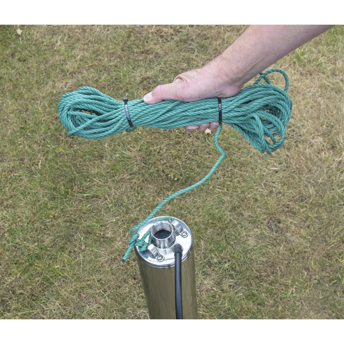 Sealey Borehole/Deep Well Pump 55m Head 9-Stage 230V - Image 2