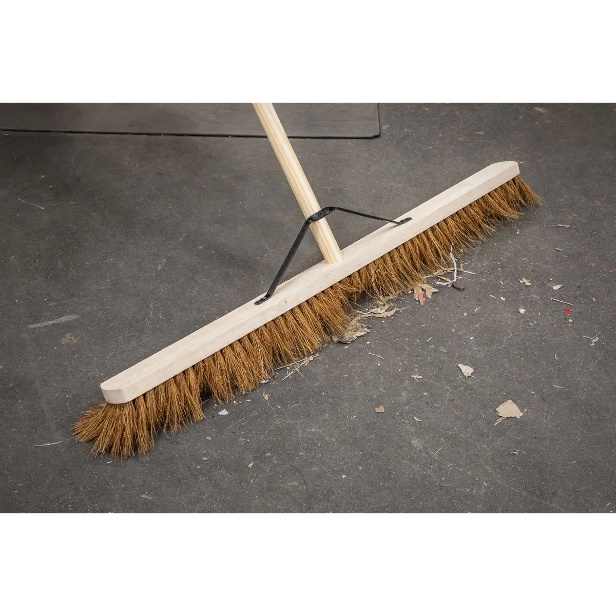 Sealey Broom 36"(900mm) Soft Bristle - Image 6
