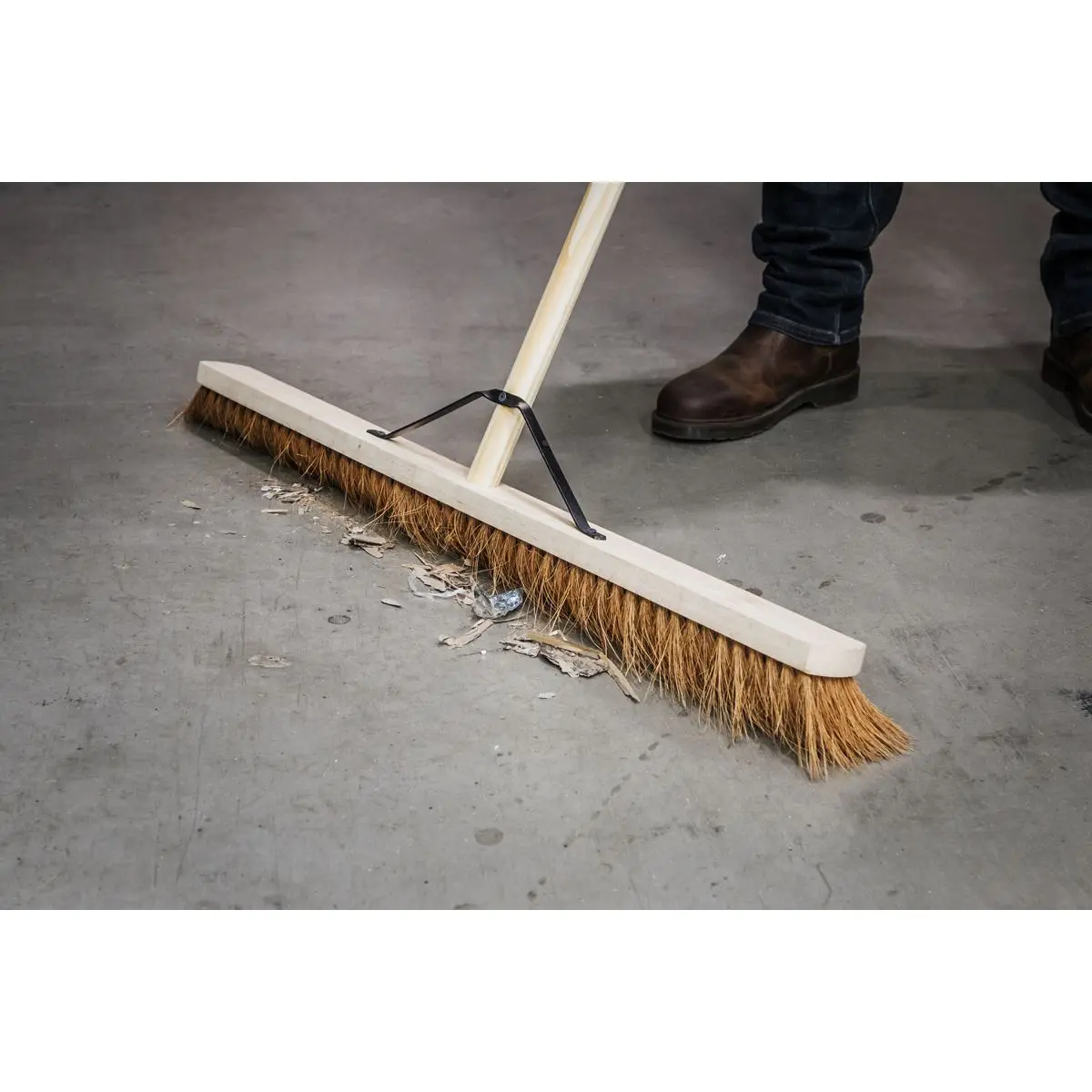 Sealey Broom 36"(900mm) Soft Bristle - Image 7