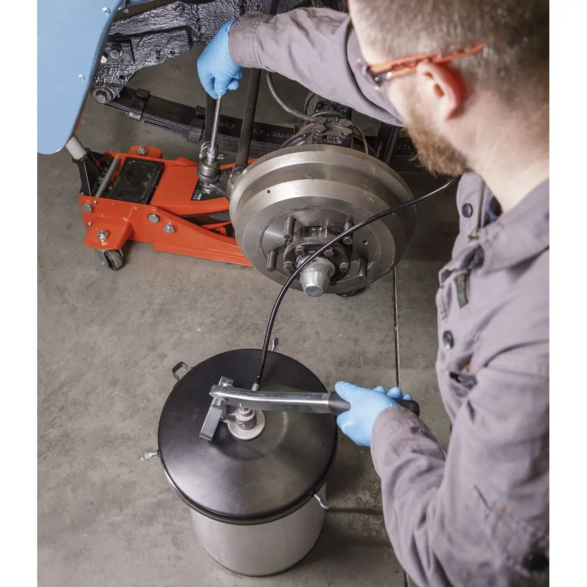 Sealey Bucket Greaser with Follower Plate 12.5kg Extra-Heavy-Duty - Image 8