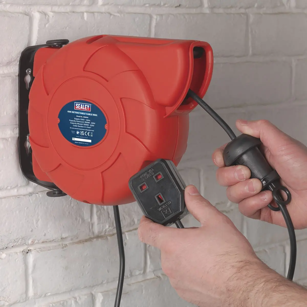 Sealey Cable Reel System Retractable 10m 1 x 230V Socket Outlet Extension - Image 3