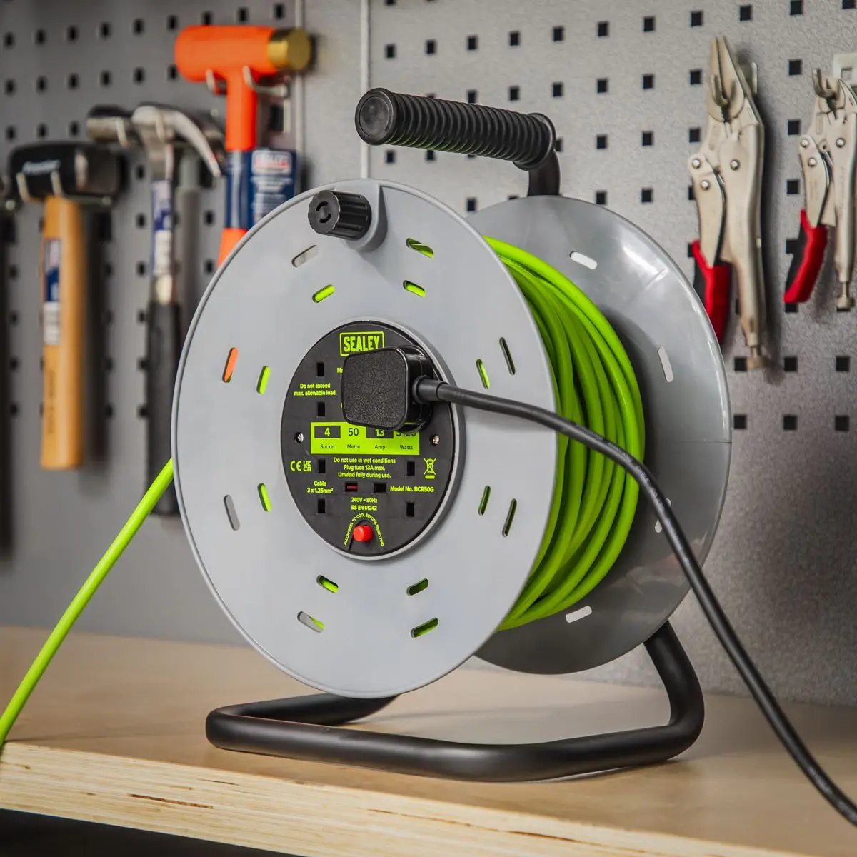 Sealey Cable Reel with Thermal Trip 4 x 230V Sockets 50m - Green - Image 4